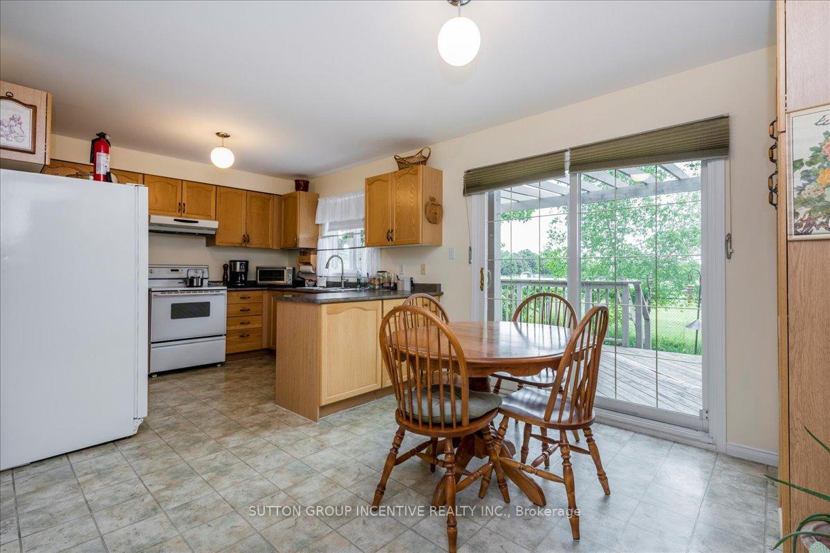 Photo 6 of 20 Brighton Road, Barrie, Georgian Drive — HOMEH