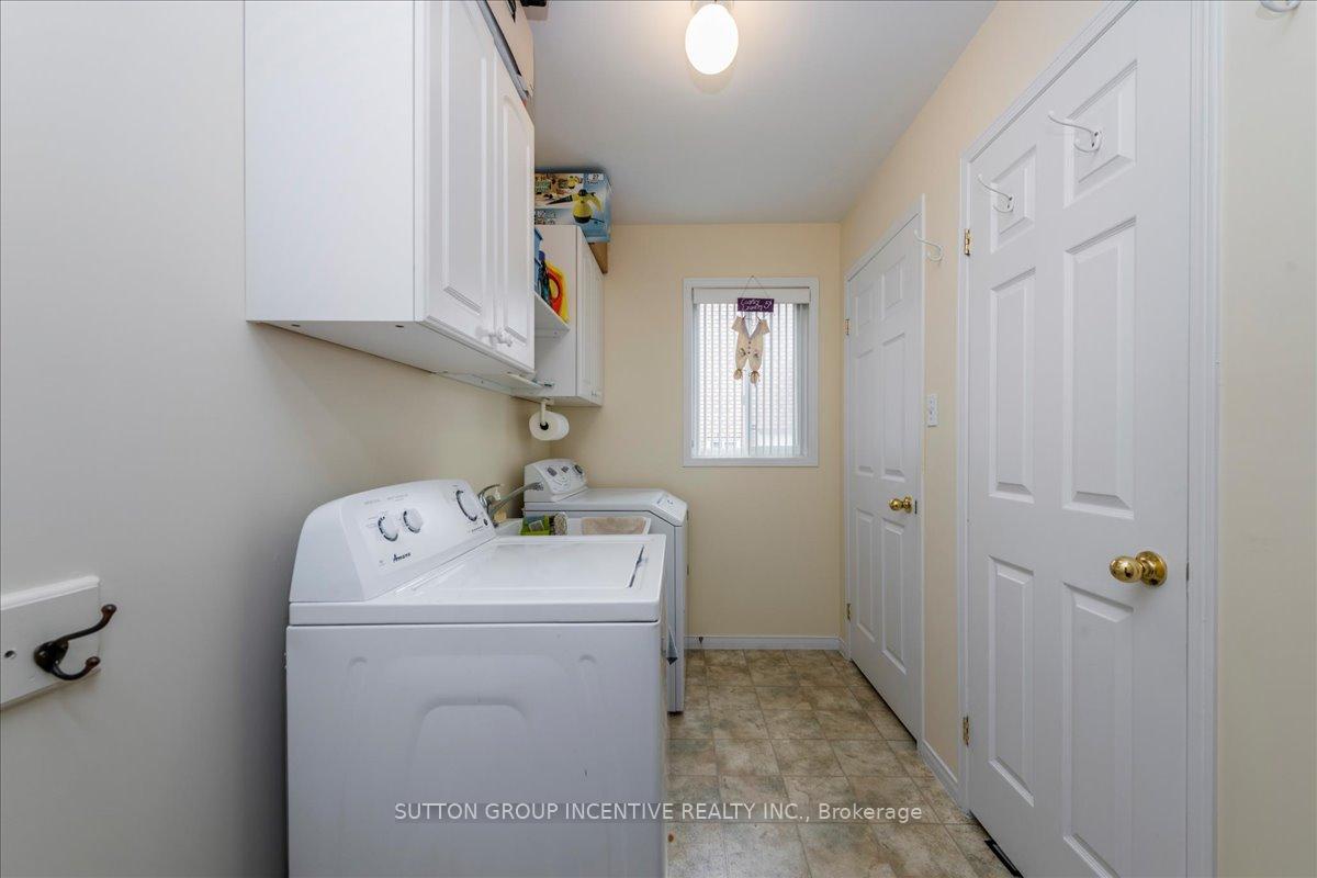 Photo 10 of 20 Brighton Road, Barrie, Georgian Drive — HOMEH