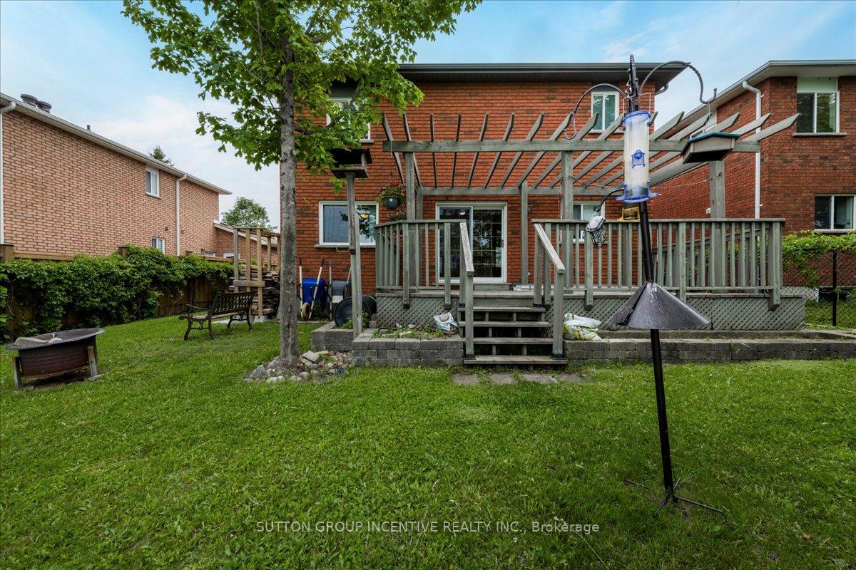 Photo 23 of 20 Brighton Road, Barrie, Georgian Drive — HOMEH