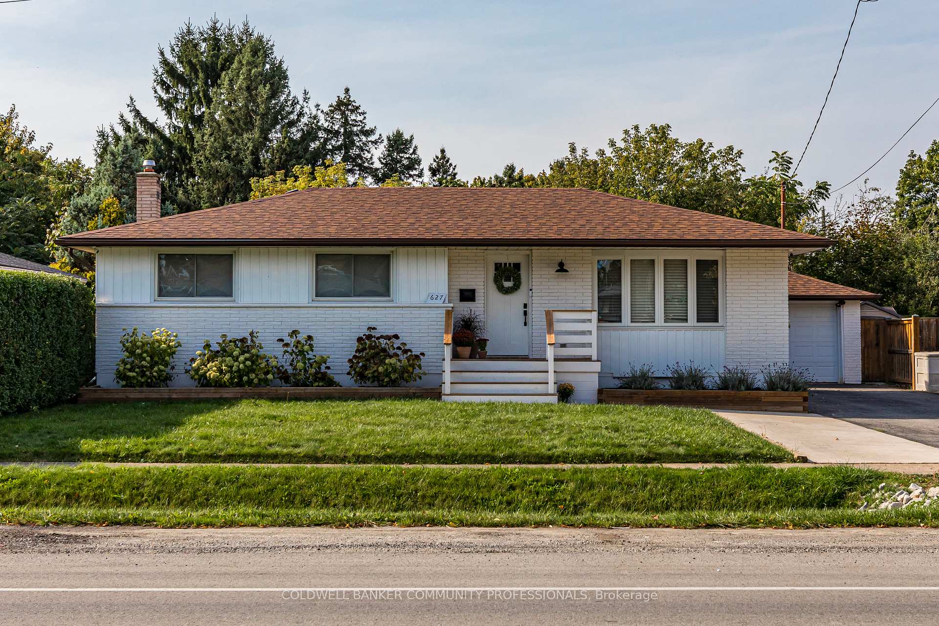 Photo 1 of 627 Niagara Street, St. Catharines, Vine/Linwell — HOMEH