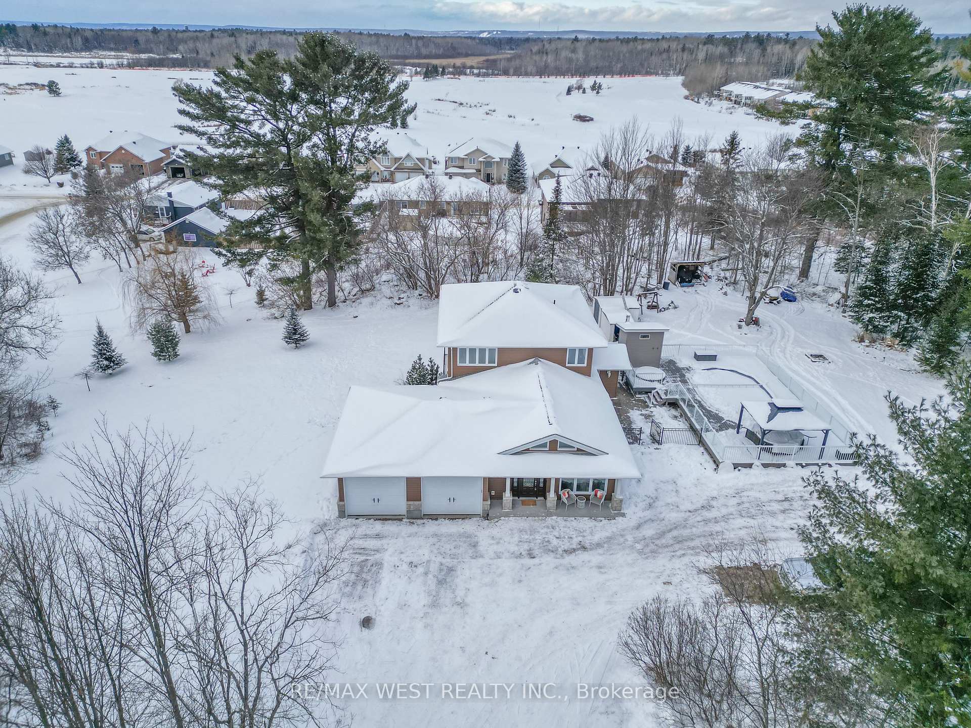 Photo 1 of 222 Golf Course Road, Callander — HOMEH
