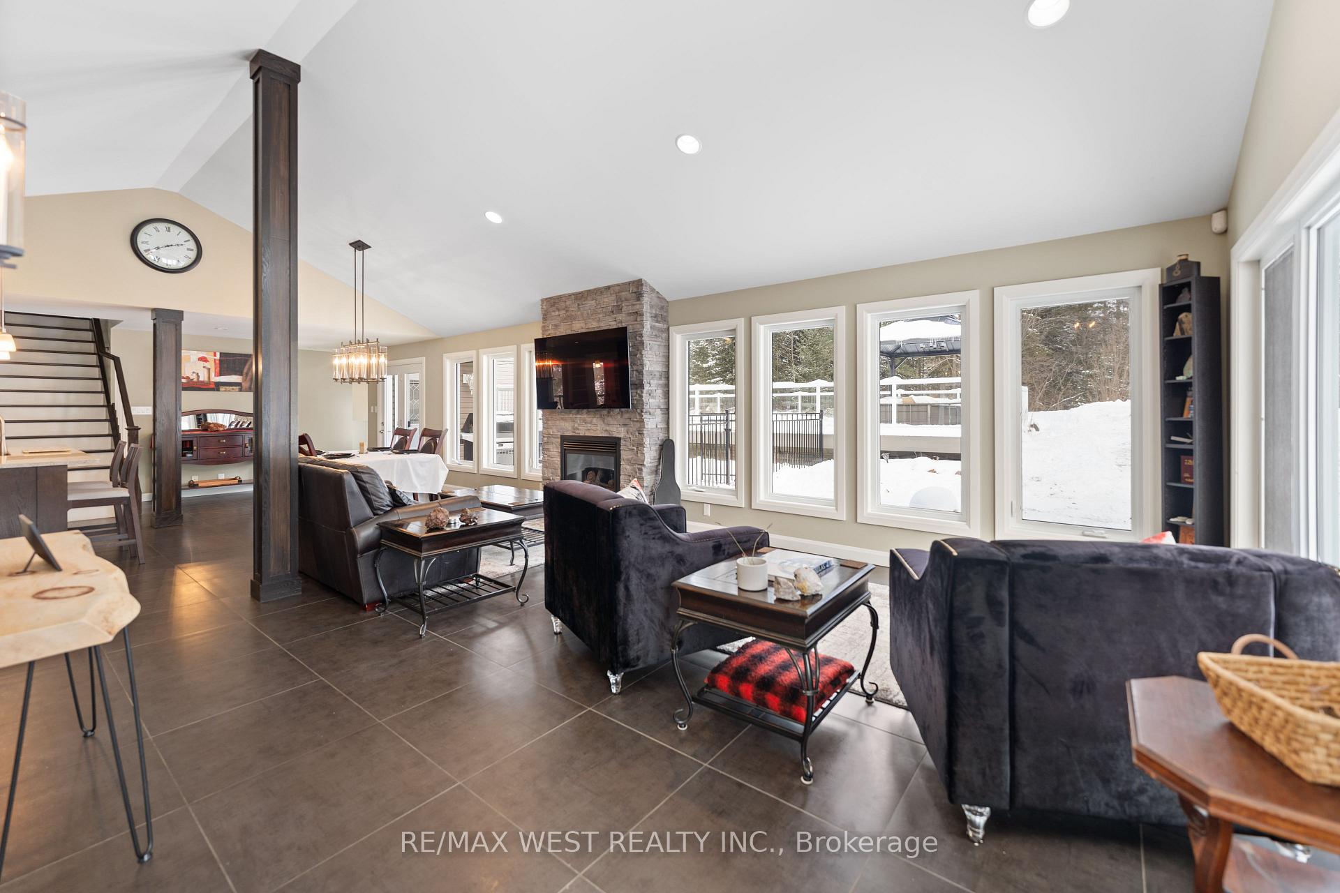 Photo 4 of 222 Golf Course Road, Callander — HOMEH