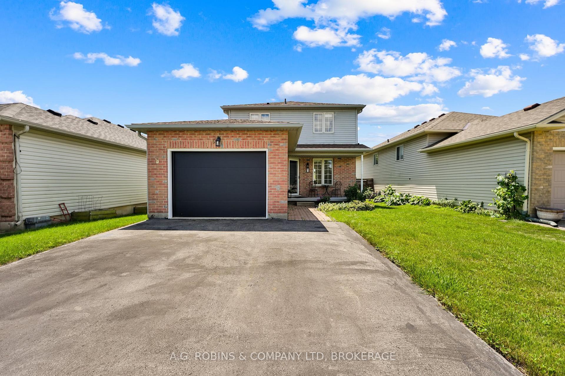 Photo 1 of 5 Longview Drive, Hamilton, Mount Hope — HOMEH