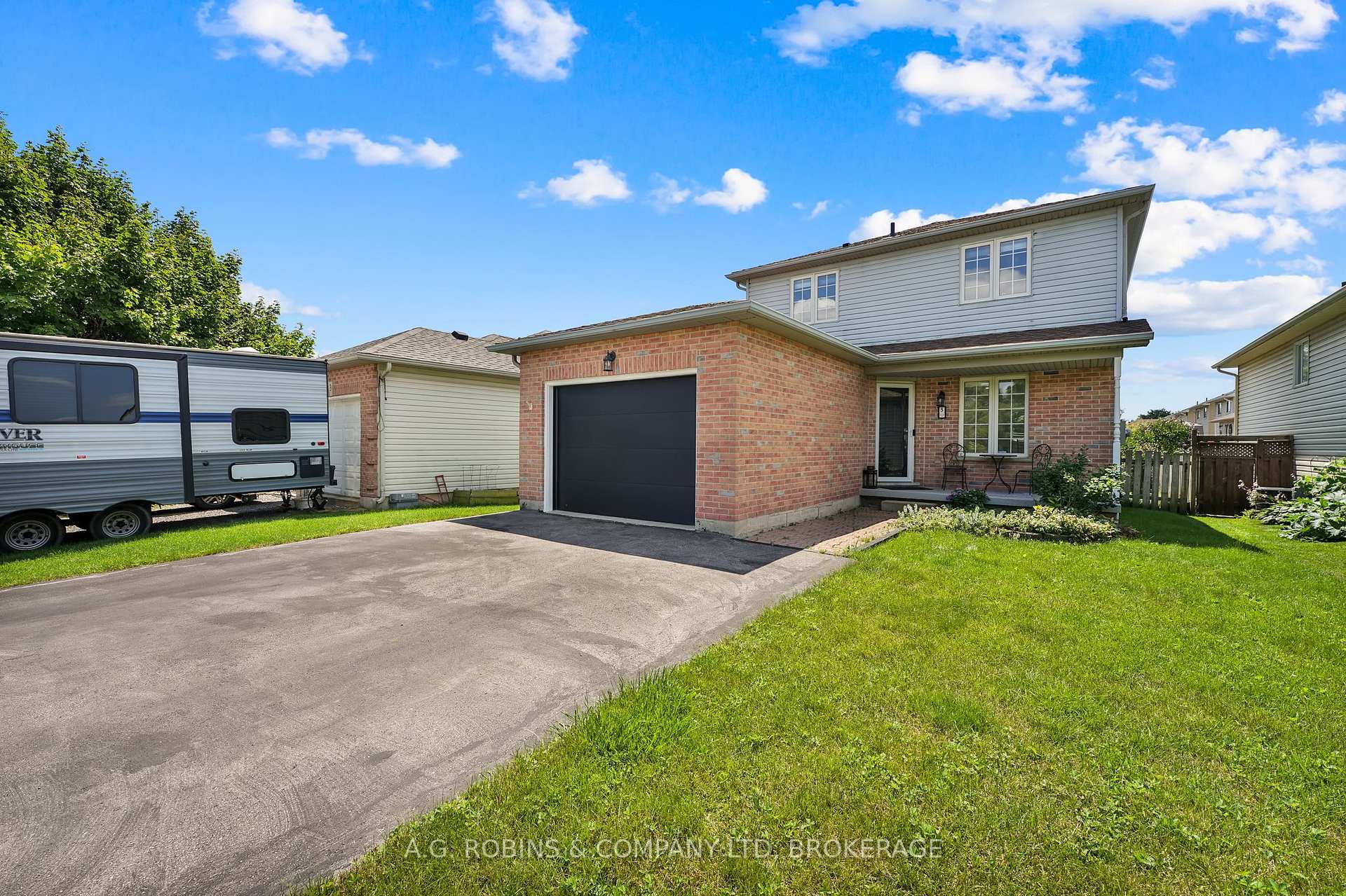 Photo 3 of 5 Longview Drive, Hamilton, Mount Hope — HOMEH