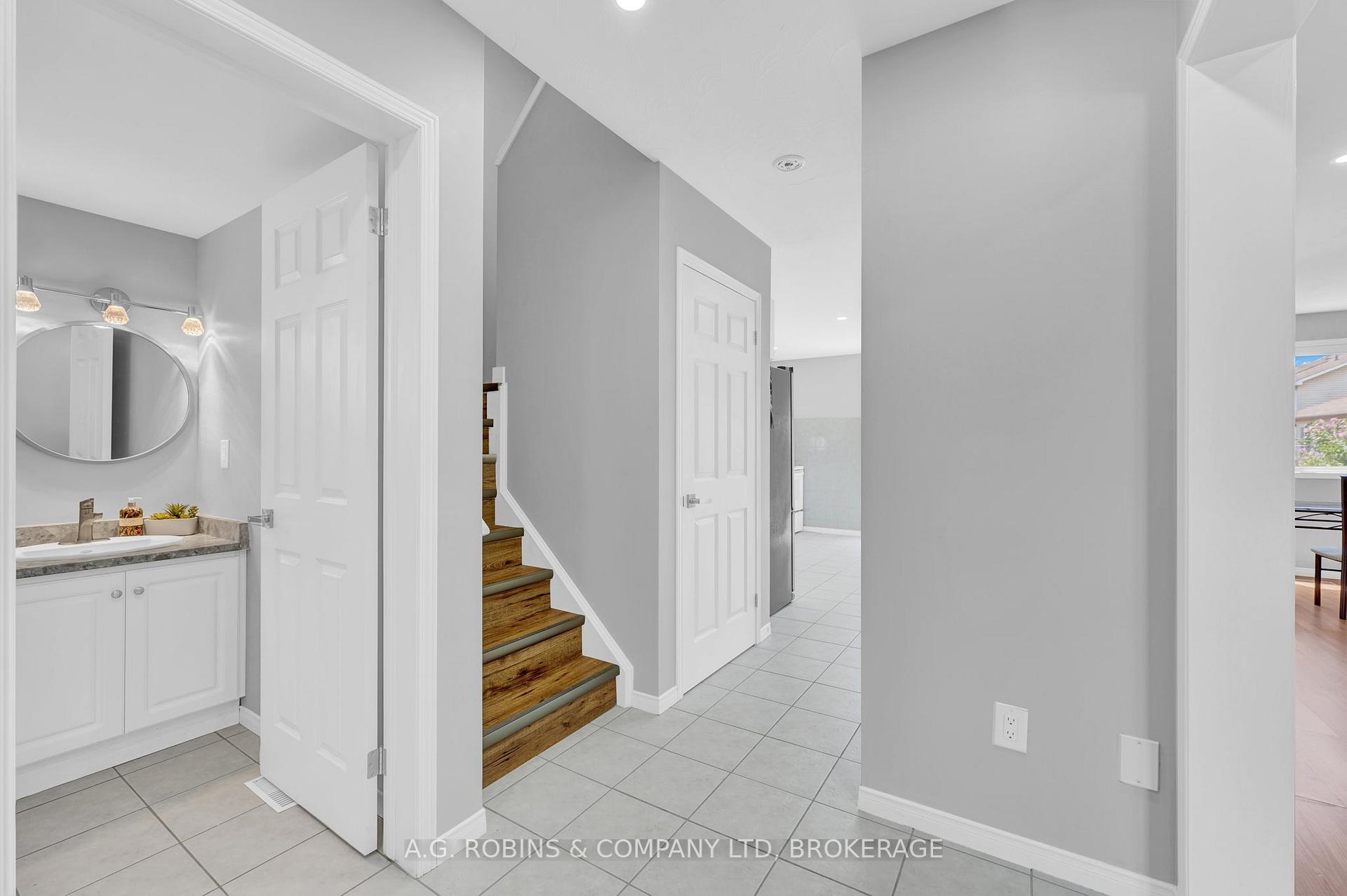Photo 8 of 5 Longview Drive, Hamilton, Mount Hope — HOMEH