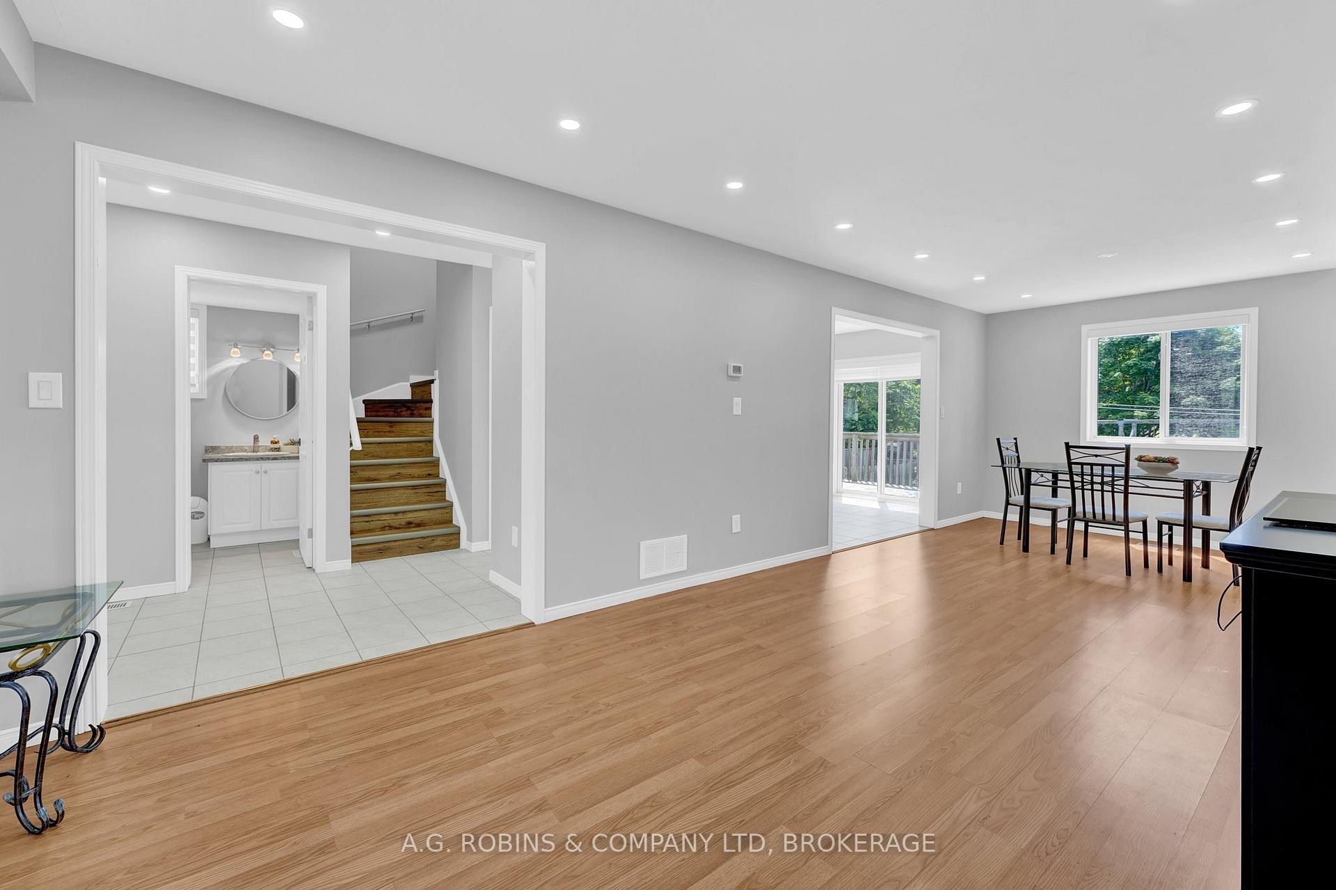 Photo 10 of 5 Longview Drive, Hamilton, Mount Hope — HOMEH