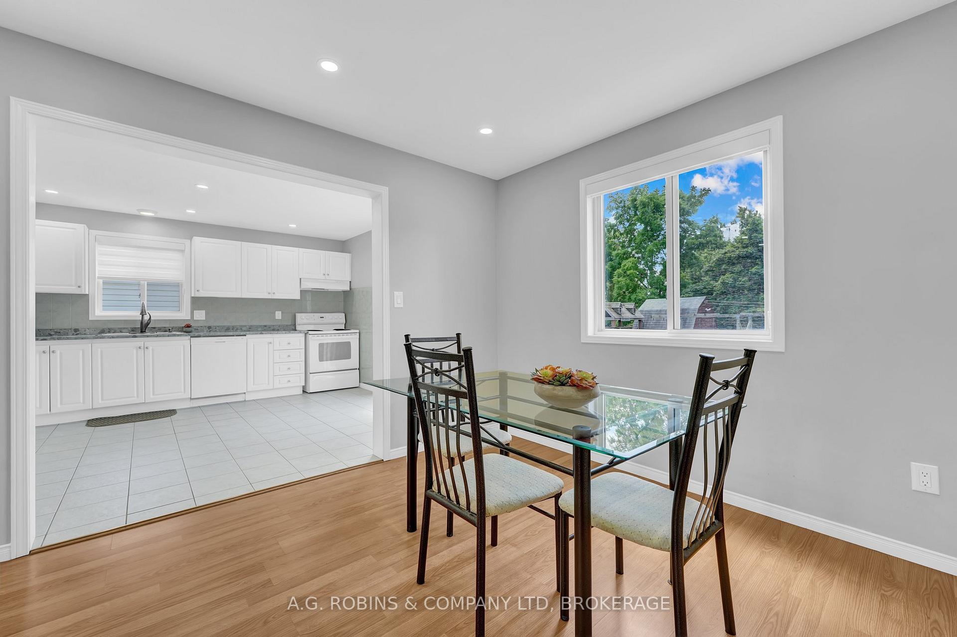 Photo 11 of 5 Longview Drive, Hamilton, Mount Hope — HOMEH