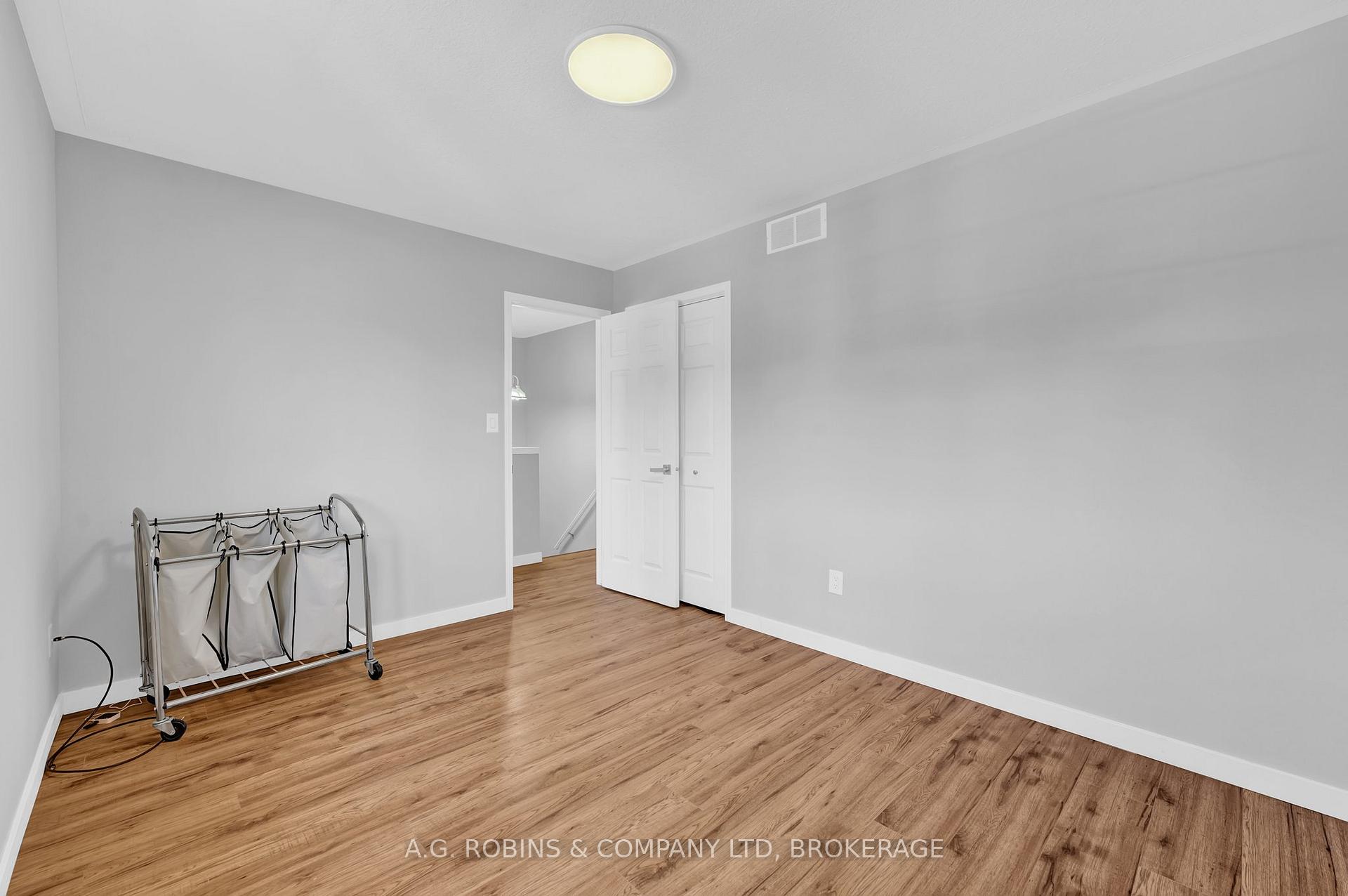 Photo 28 of 5 Longview Drive, Hamilton, Mount Hope — HOMEH