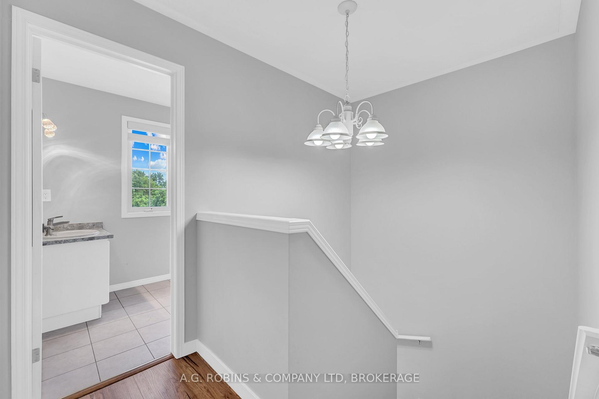 Photo 30 of 5 Longview Drive, Hamilton, Mount Hope — HOMEH
