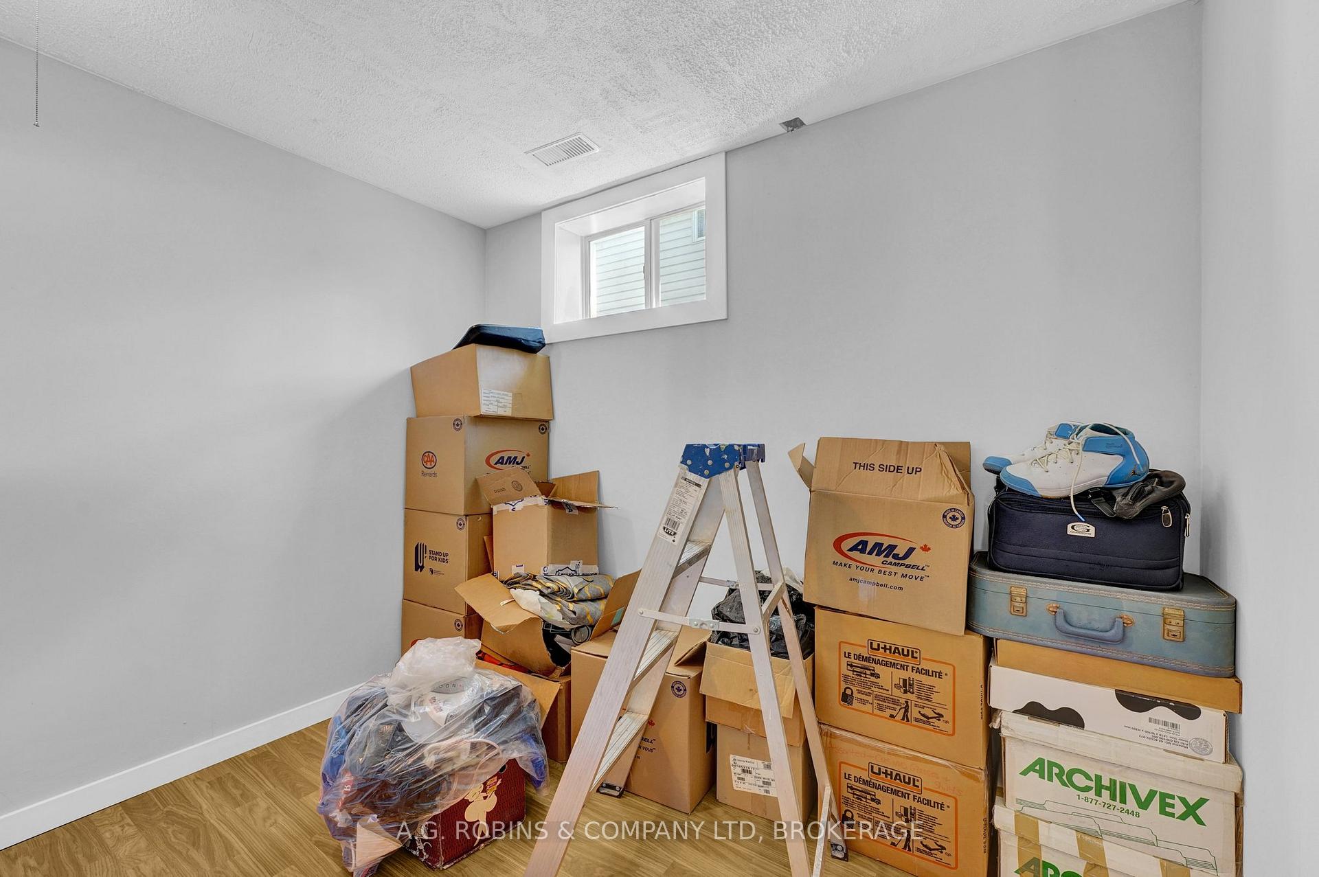 Photo 36 of 5 Longview Drive, Hamilton, Mount Hope — HOMEH