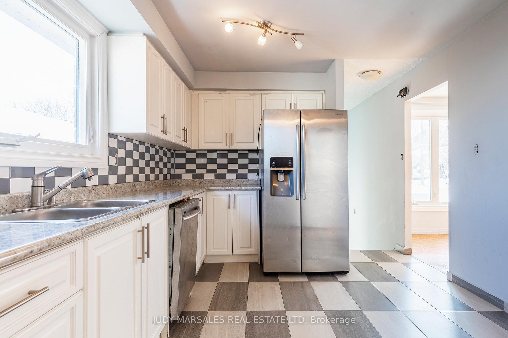 Photo 14 of 178 Greencedar Drive, Hamilton, Gurnett — HOMEH