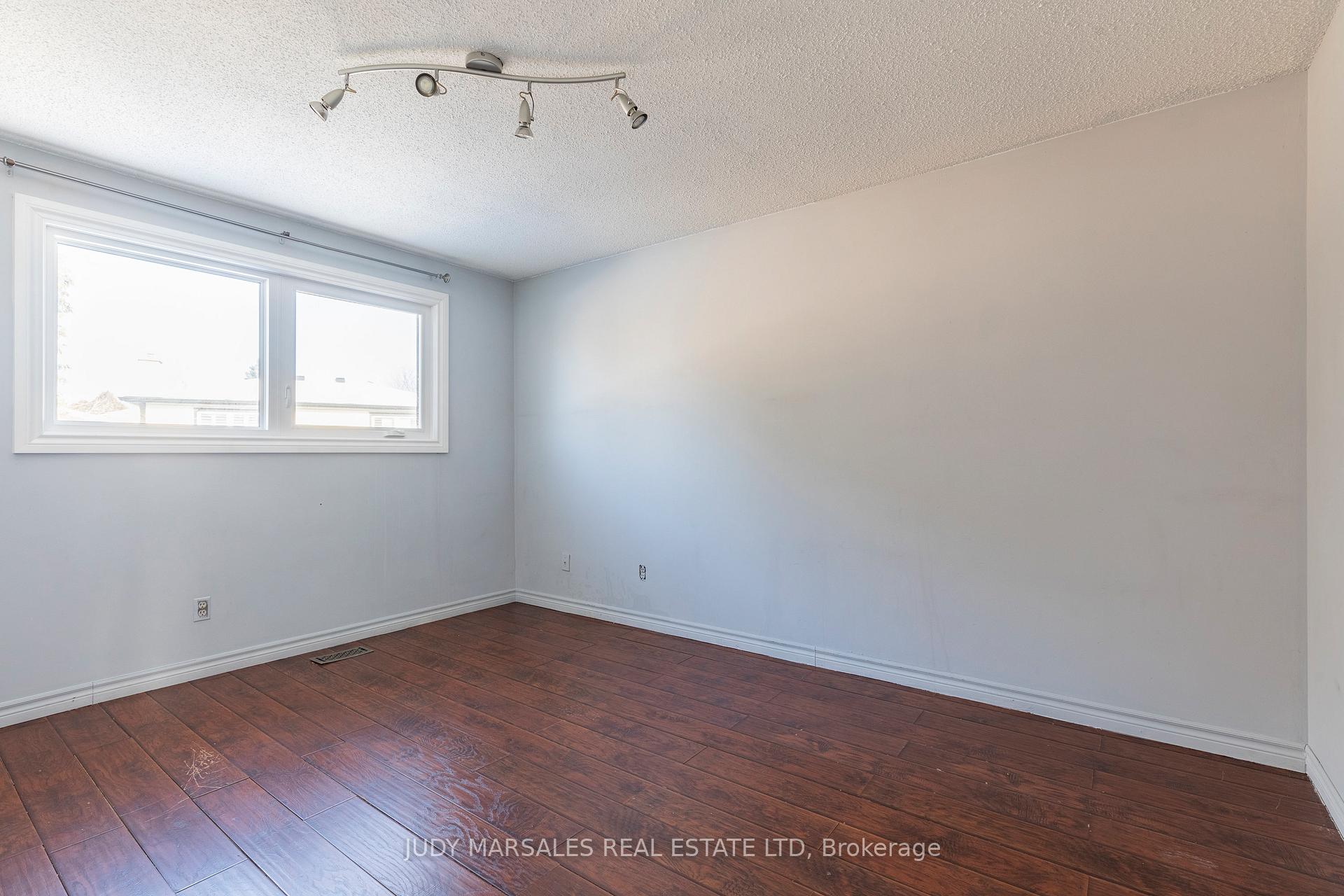 Photo 15 of 178 Greencedar Drive, Hamilton, Gurnett — HOMEH