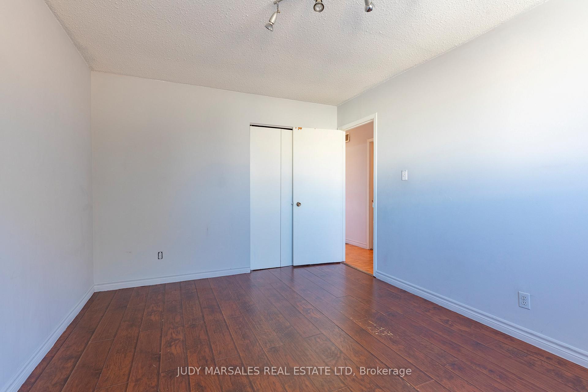 Photo 17 of 178 Greencedar Drive, Hamilton, Gurnett — HOMEH