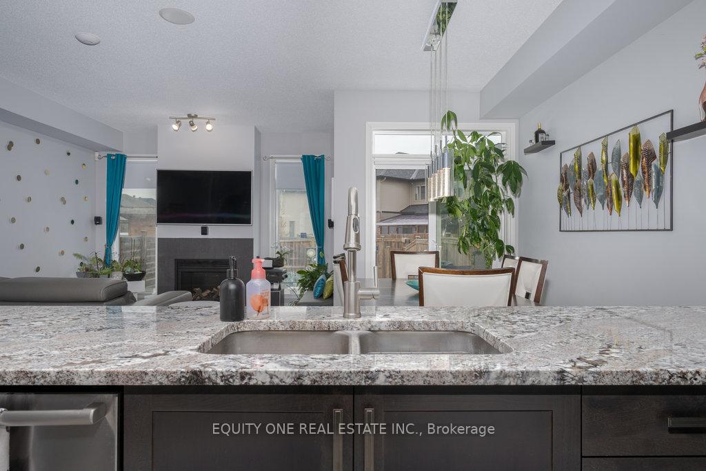 Photo 9 of 236 Southbridge Street, Ottawa, Riverside South/Gloucester Glen — HOMEH