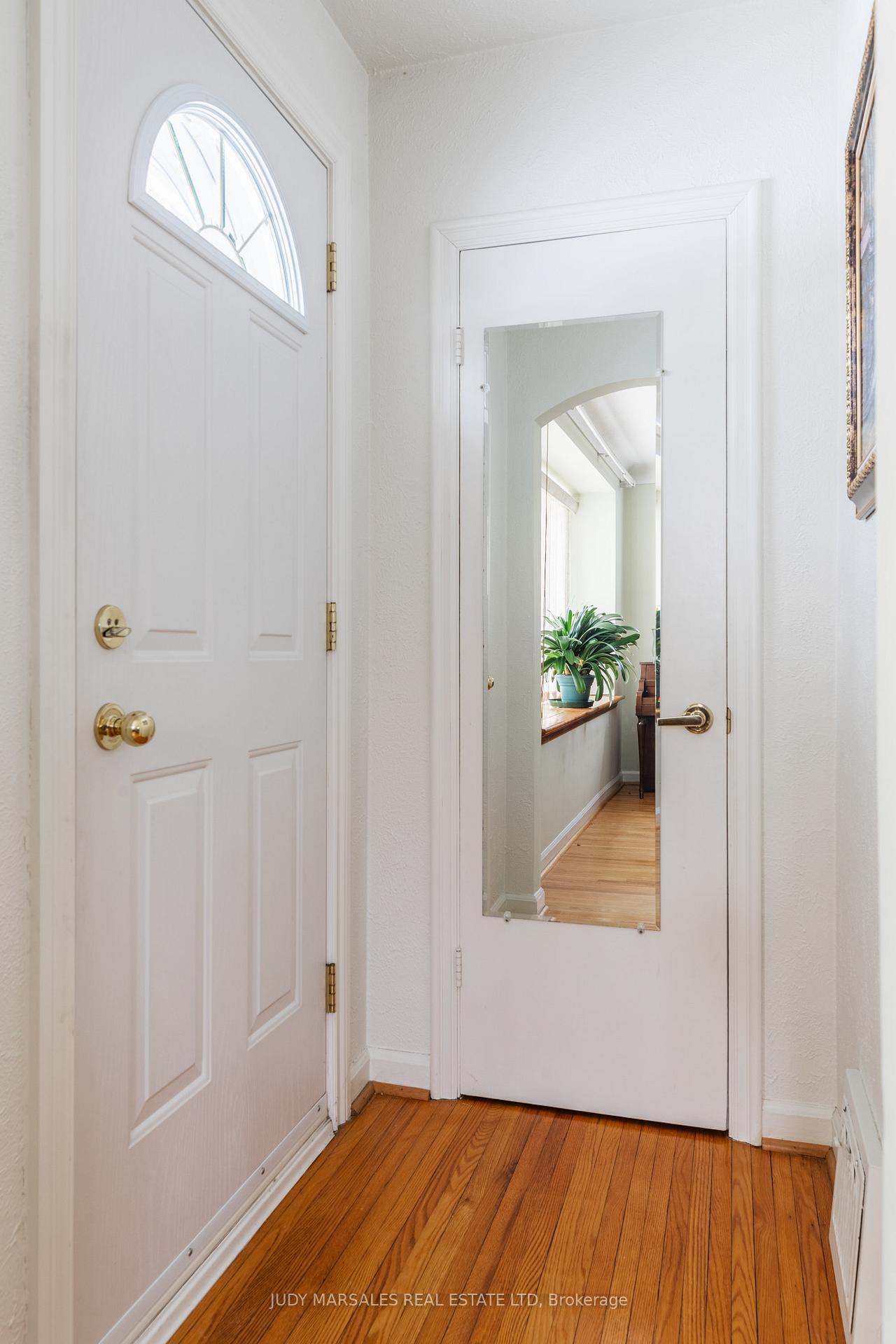 Photo 3 of 228 Bond Street N, Hamilton, Westdale — HOMEH