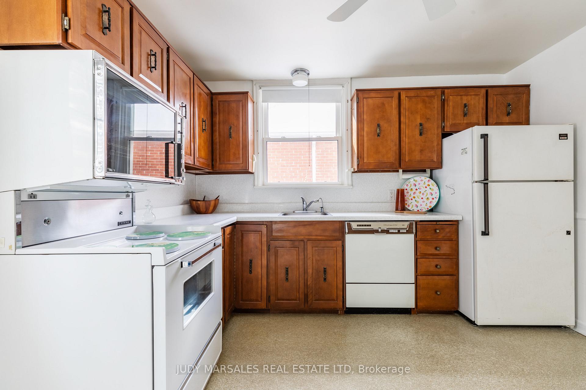 Photo 11 of 228 Bond Street N, Hamilton, Westdale — HOMEH