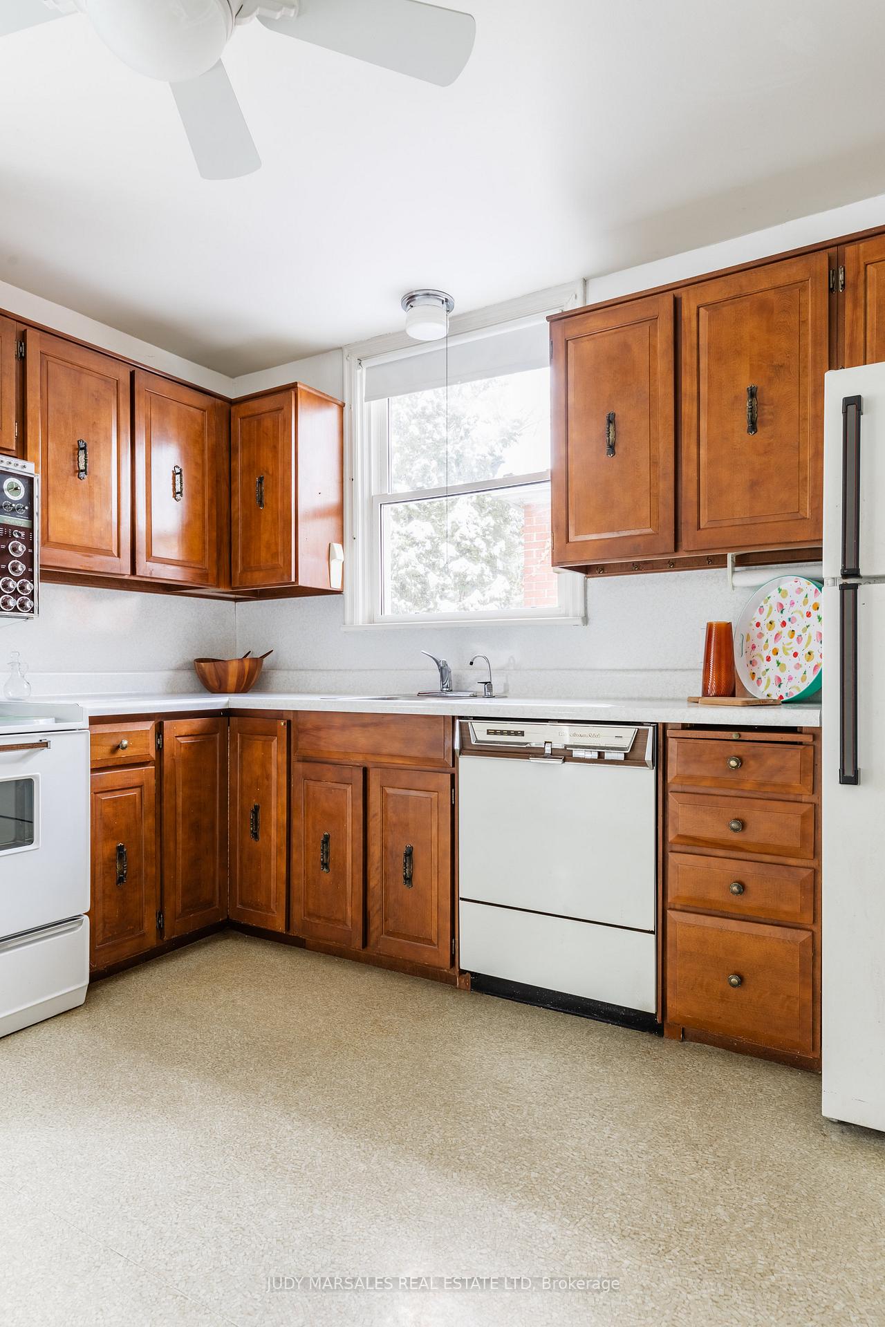 Photo 12 of 228 Bond Street N, Hamilton, Westdale — HOMEH