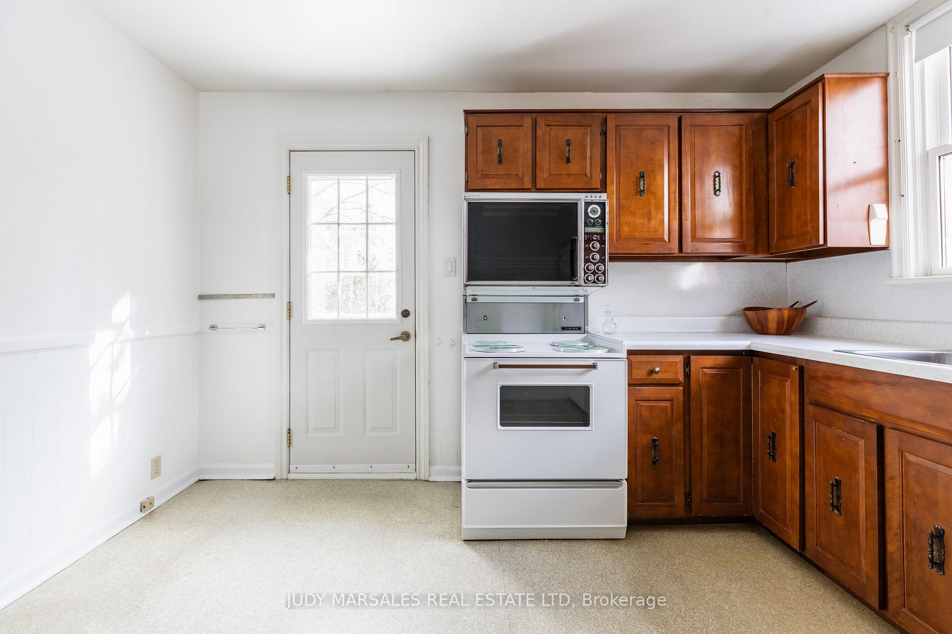 Photo 13 of 228 Bond Street N, Hamilton, Westdale — HOMEH