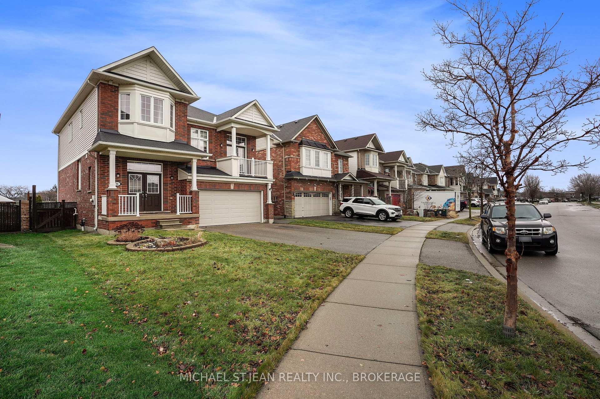 Photo 4 of 91 Merrilee Crescent, Hamilton, Crerar — HOMEH