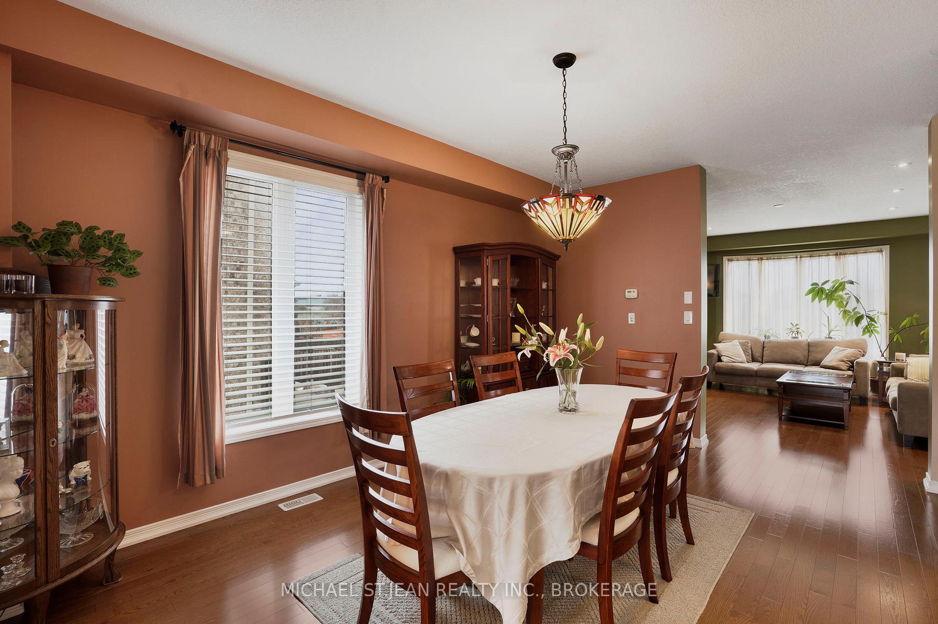 Photo 6 of 91 Merrilee Crescent, Hamilton, Crerar — HOMEH