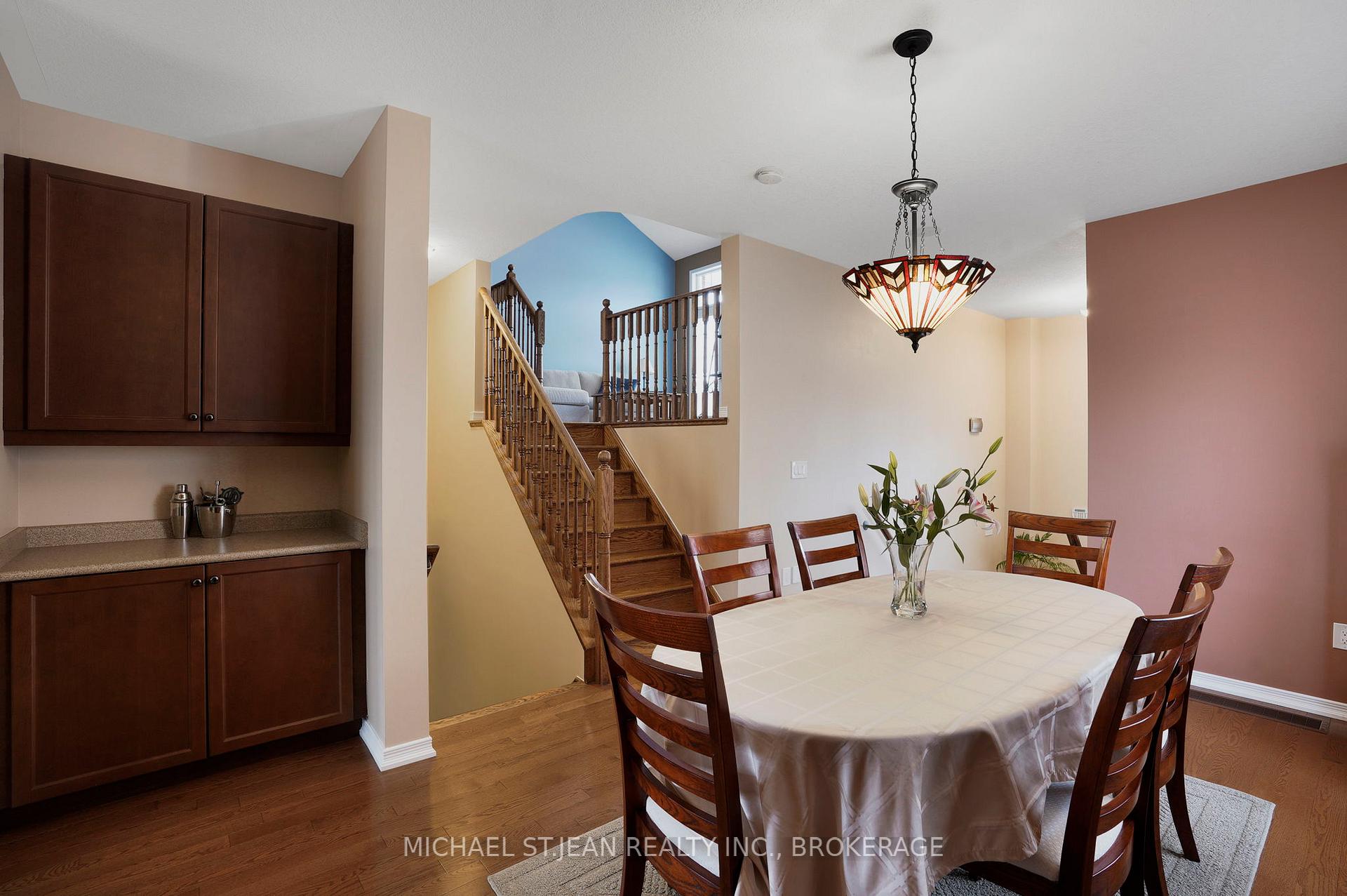 Photo 7 of 91 Merrilee Crescent, Hamilton, Crerar — HOMEH