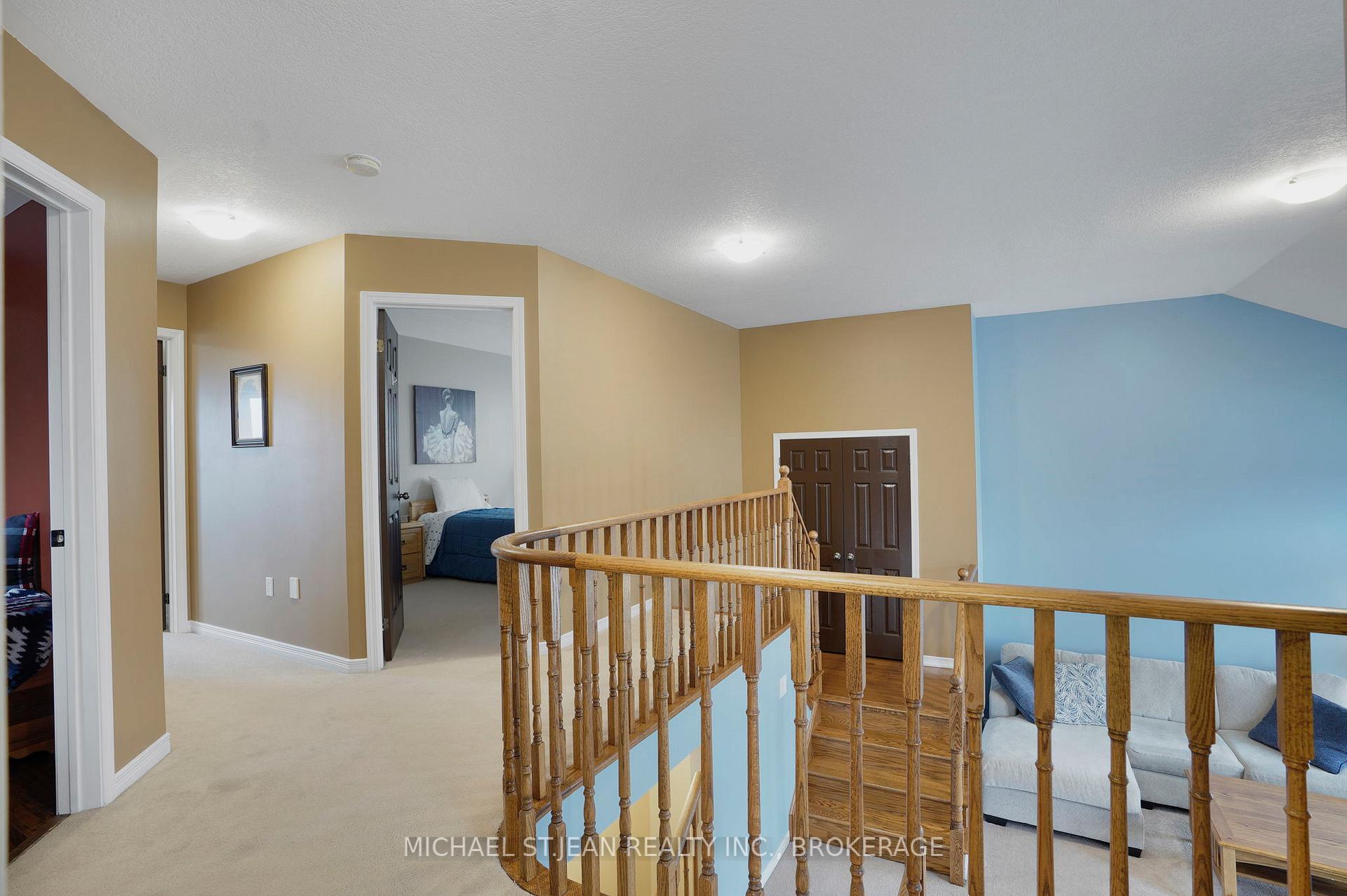 Photo 13 of 91 Merrilee Crescent, Hamilton, Crerar — HOMEH
