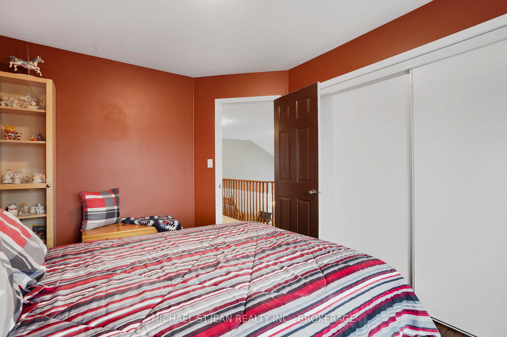 Photo 22 of 91 Merrilee Crescent, Hamilton, Crerar — HOMEH