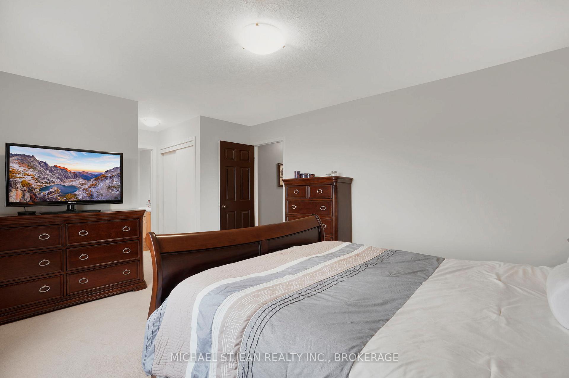 Photo 26 of 91 Merrilee Crescent, Hamilton, Crerar — HOMEH