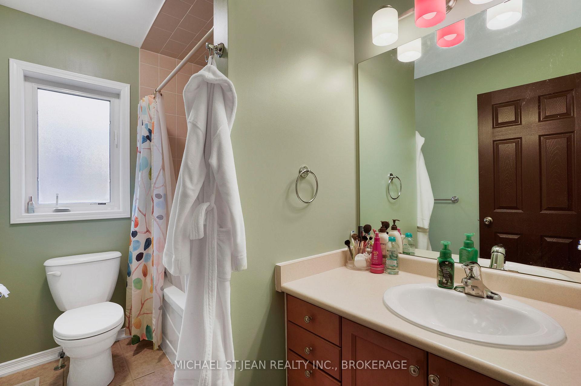 Photo 32 of 91 Merrilee Crescent, Hamilton, Crerar — HOMEH