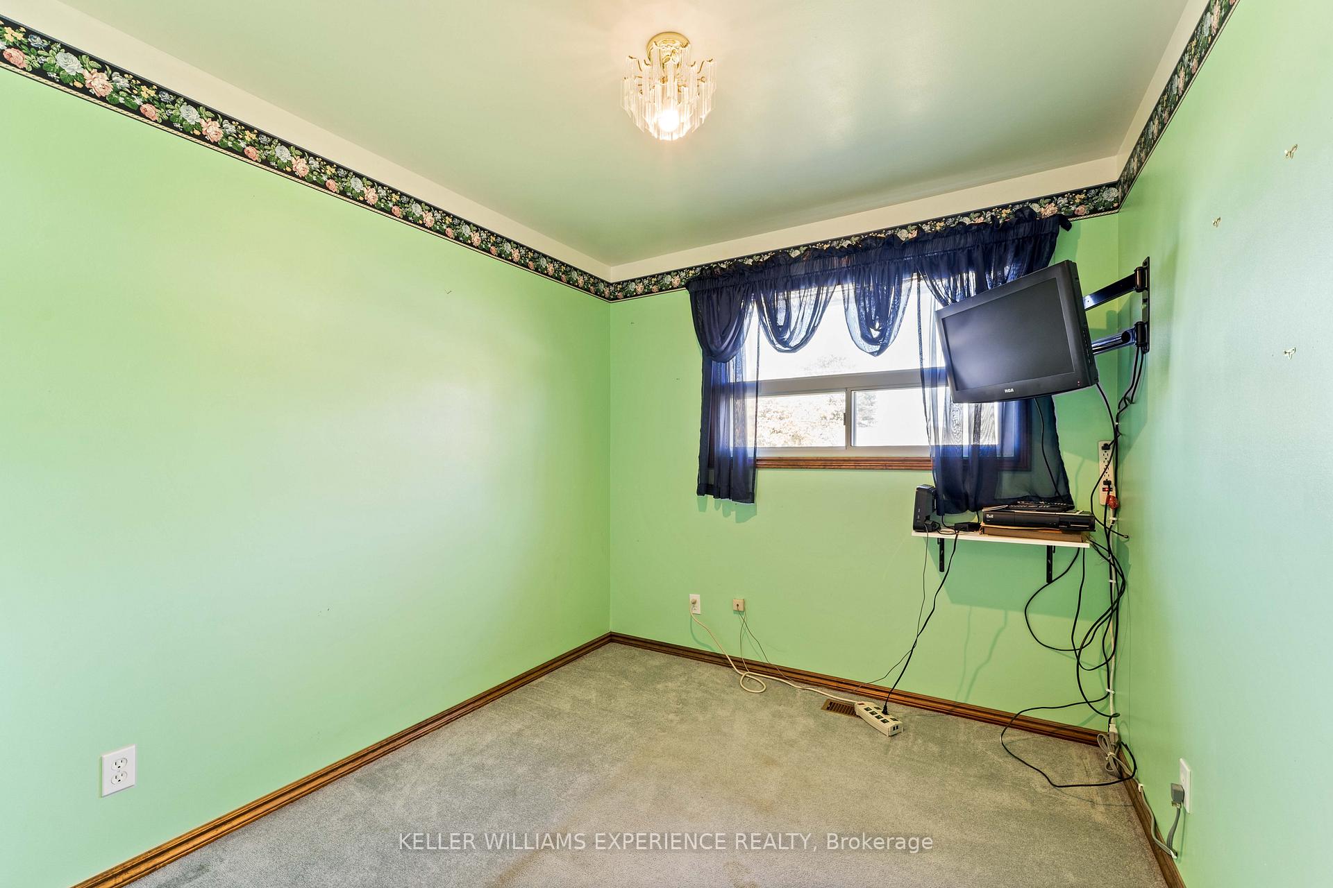 Photo 13 of 6 Sandsprings Crescent, Essa, Angus — HOMEH
