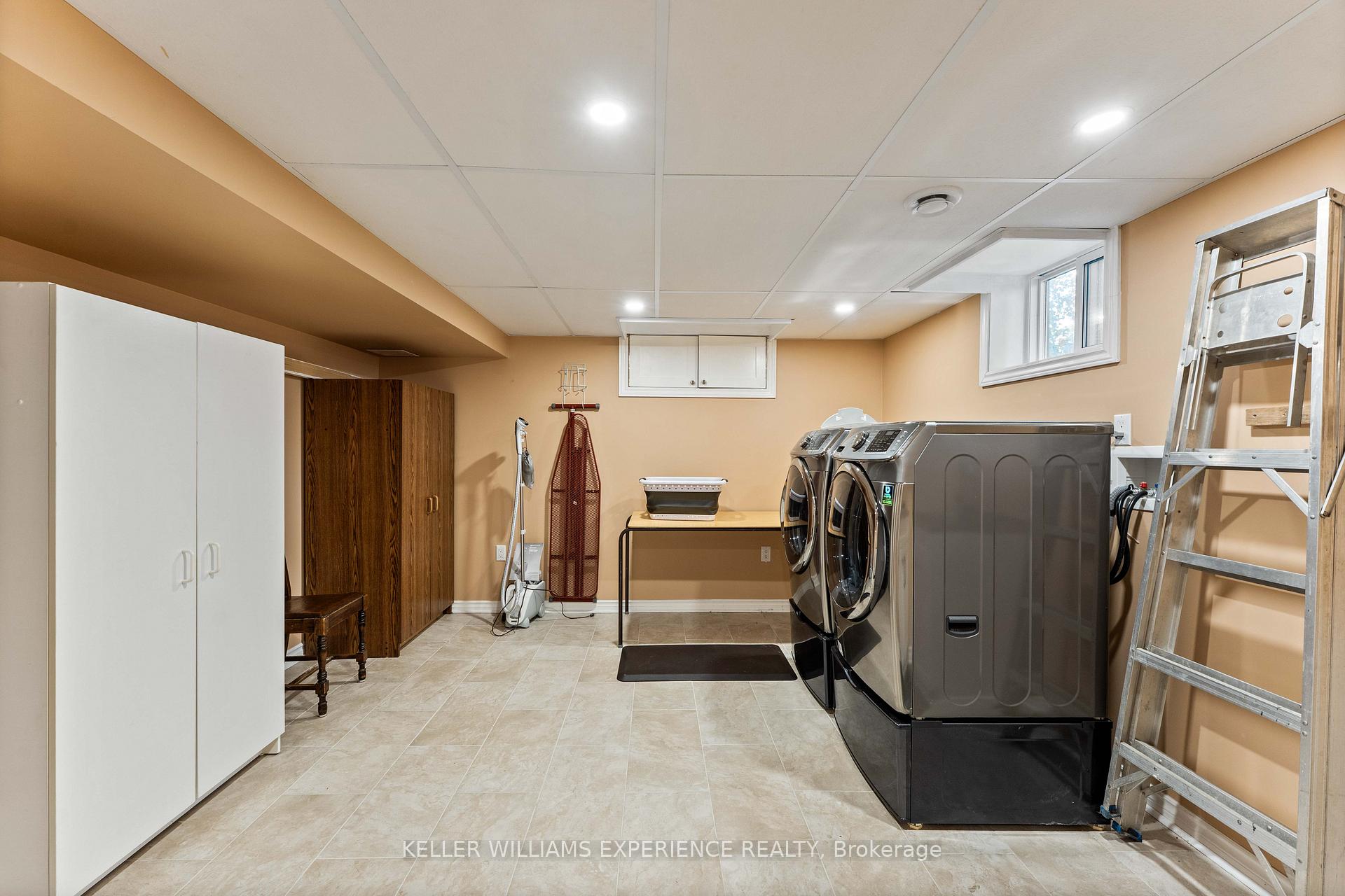 Photo 16 of 6 Sandsprings Crescent, Essa, Angus — HOMEH