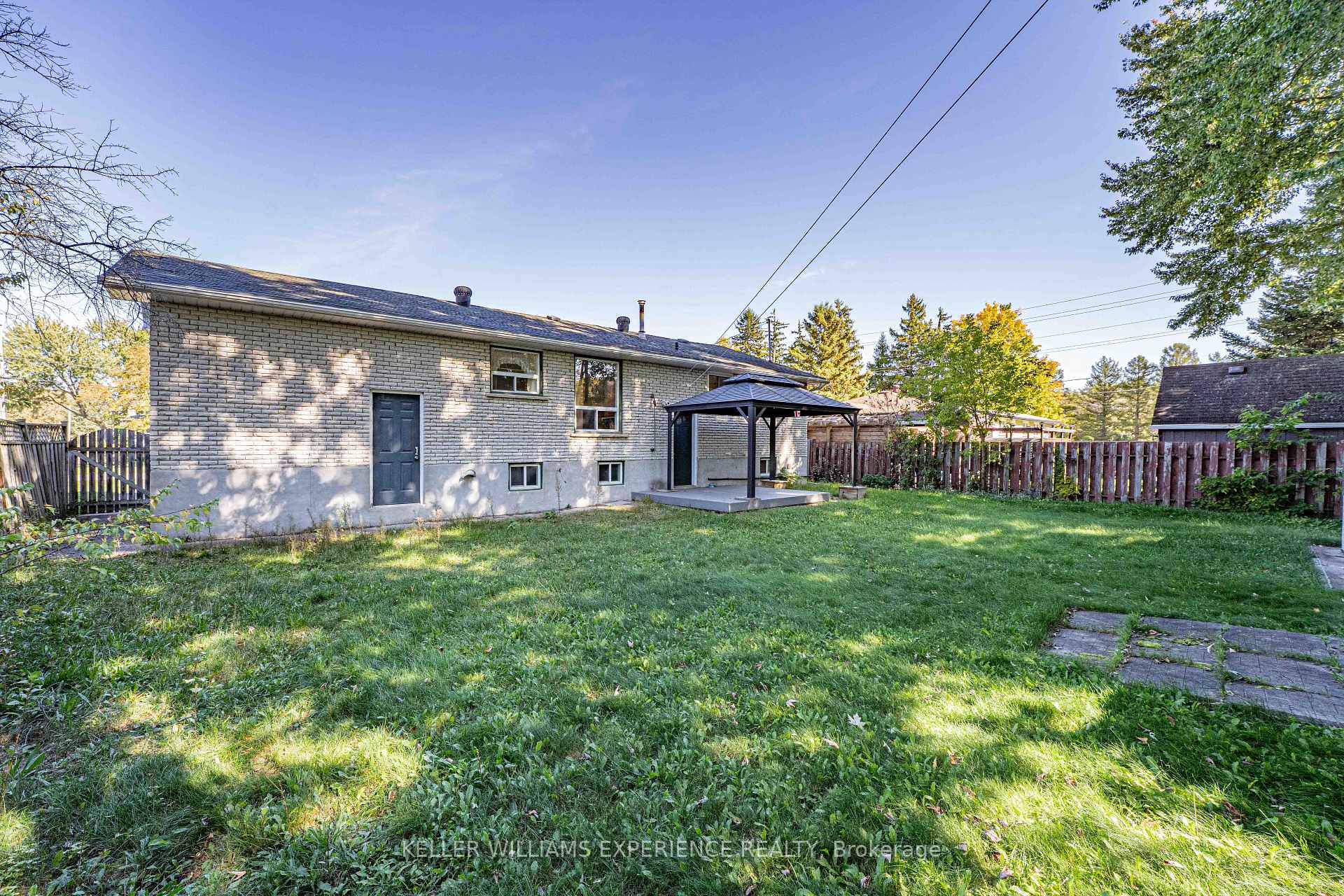 Photo 22 of 6 Sandsprings Crescent, Essa, Angus — HOMEH