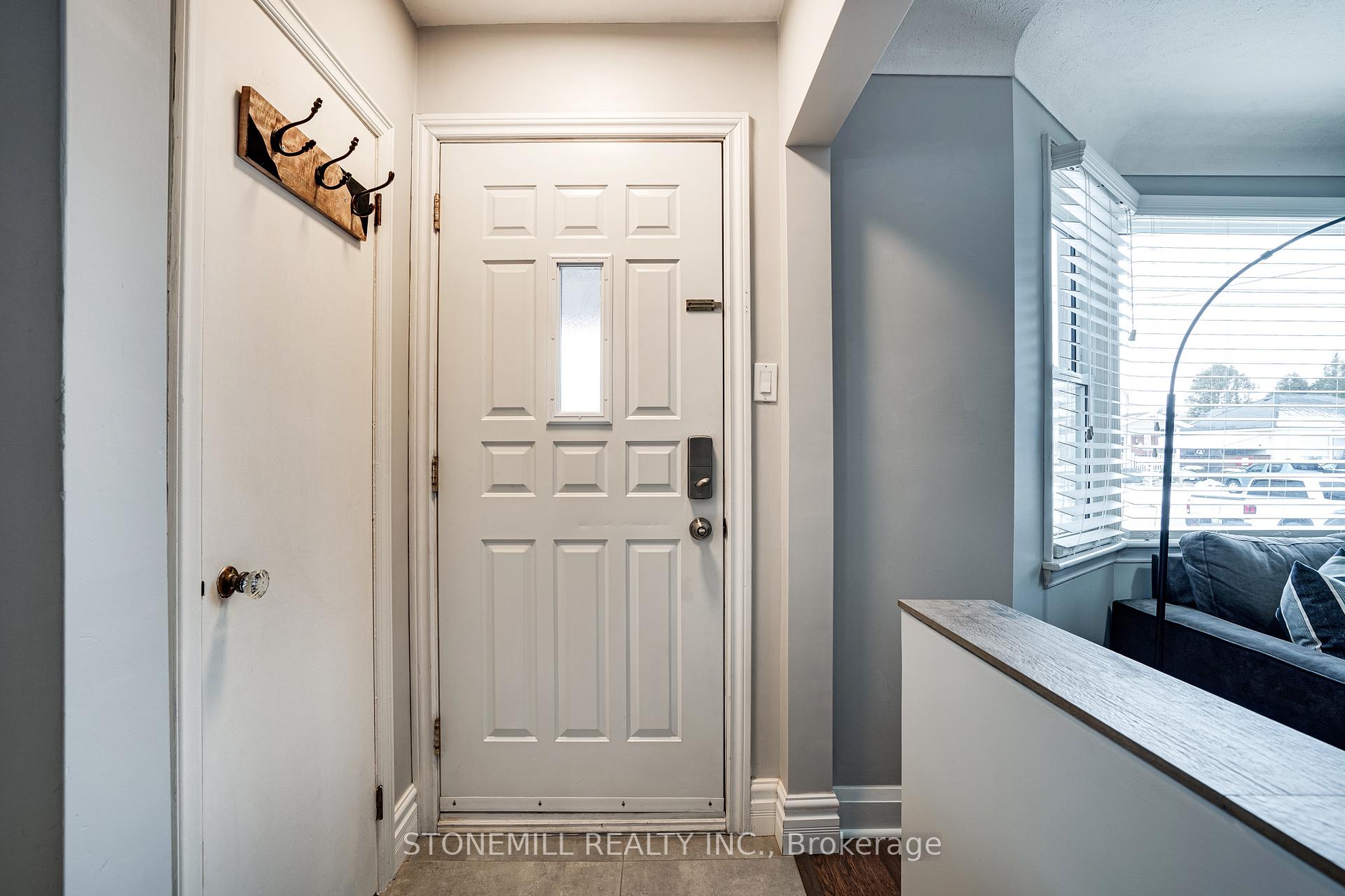 Photo 2 of 103 Adair Avenue S, Hamilton, Glenview — HOMEH