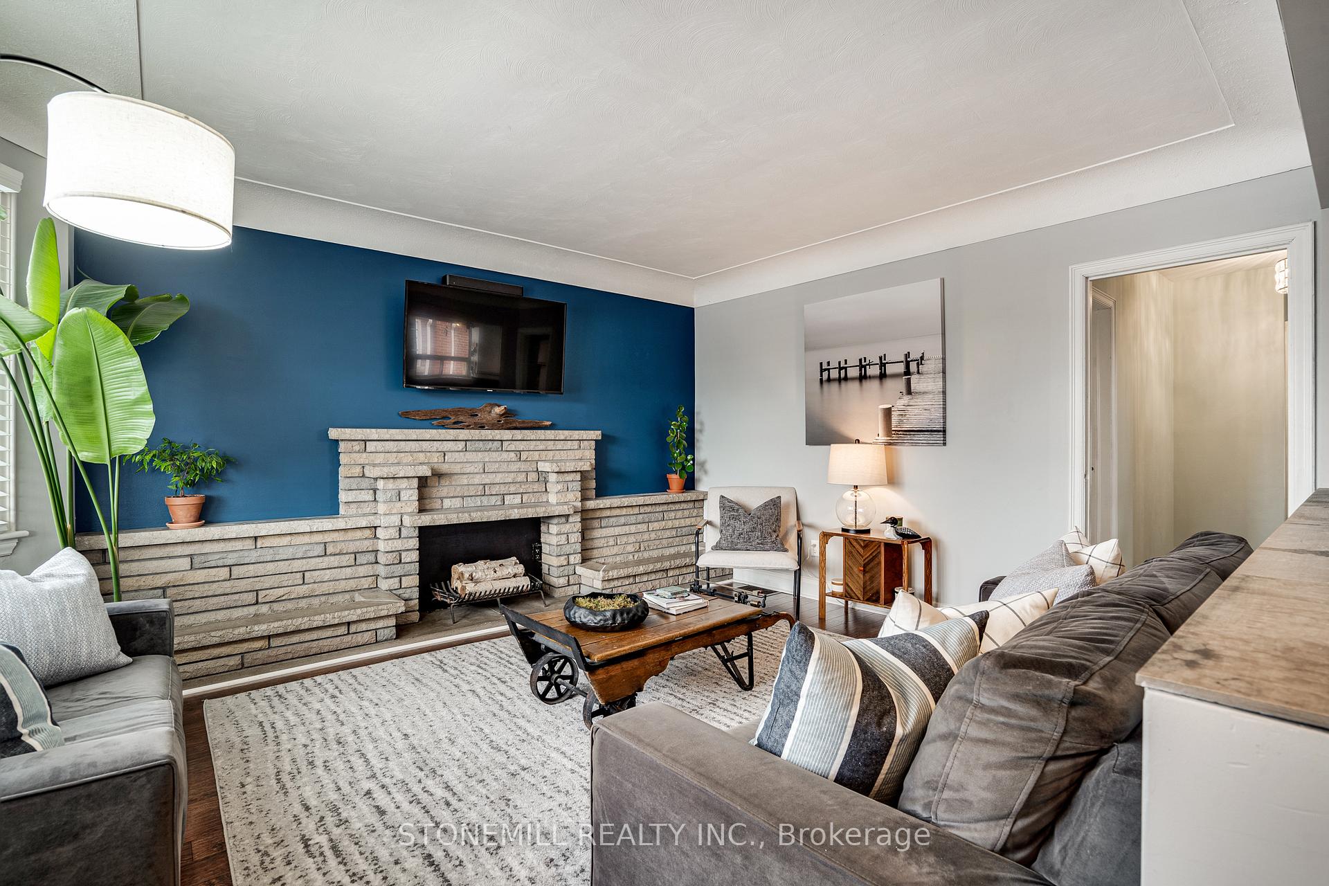 Photo 3 of 103 Adair Avenue S, Hamilton, Glenview — HOMEH