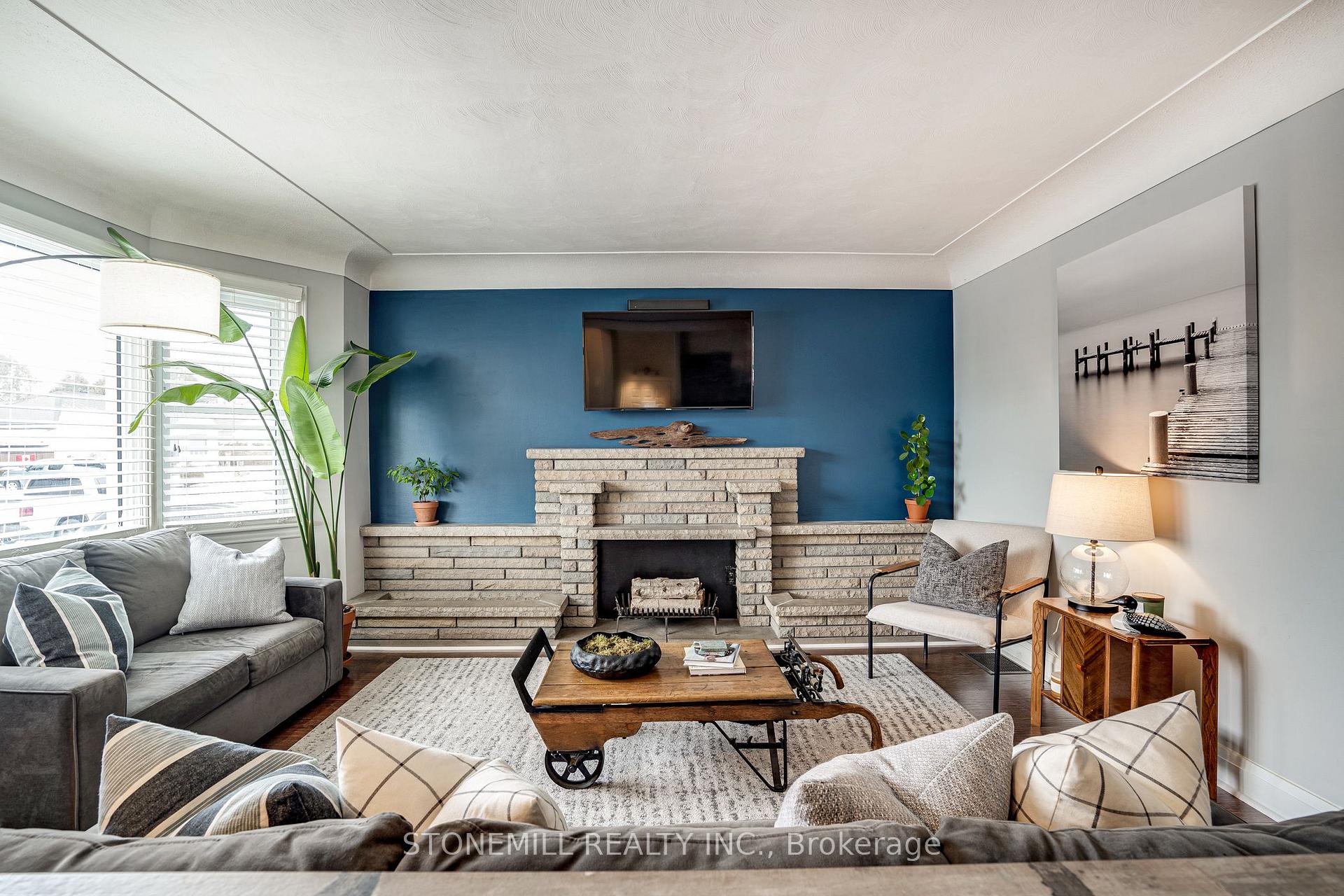 Photo 4 of 103 Adair Avenue S, Hamilton, Glenview — HOMEH
