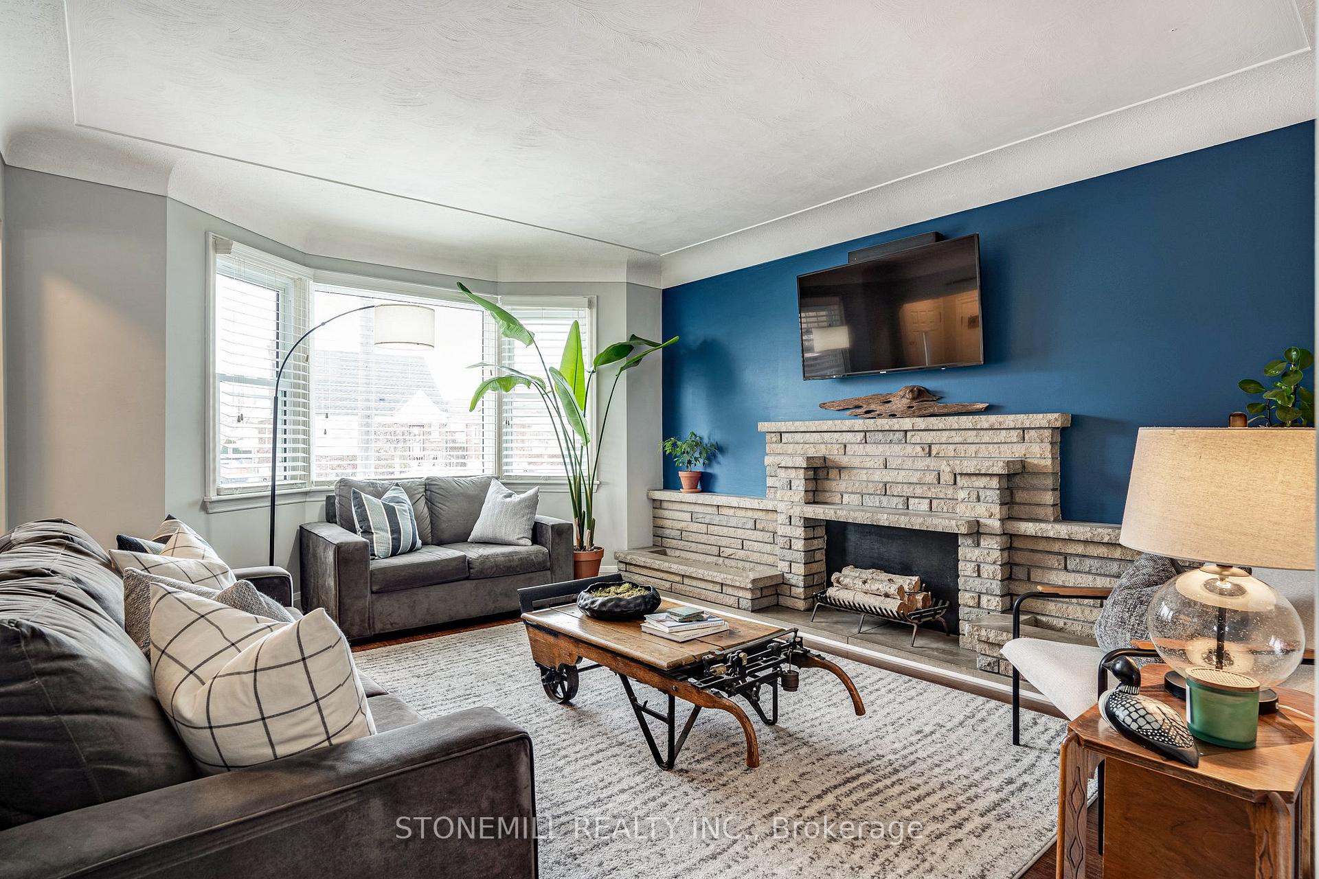 Photo 5 of 103 Adair Avenue S, Hamilton, Glenview — HOMEH