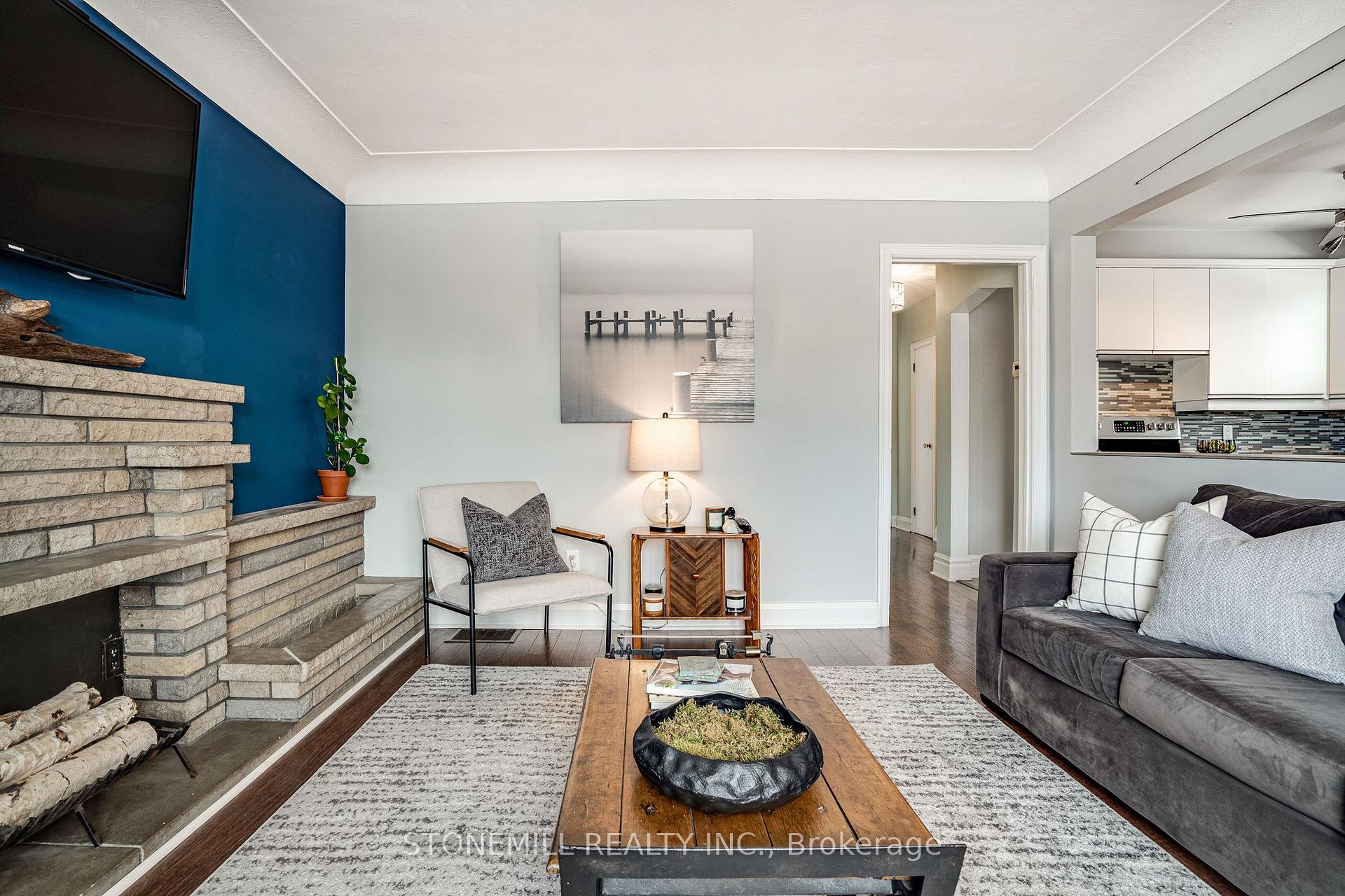 Photo 9 of 103 Adair Avenue S, Hamilton, Glenview — HOMEH