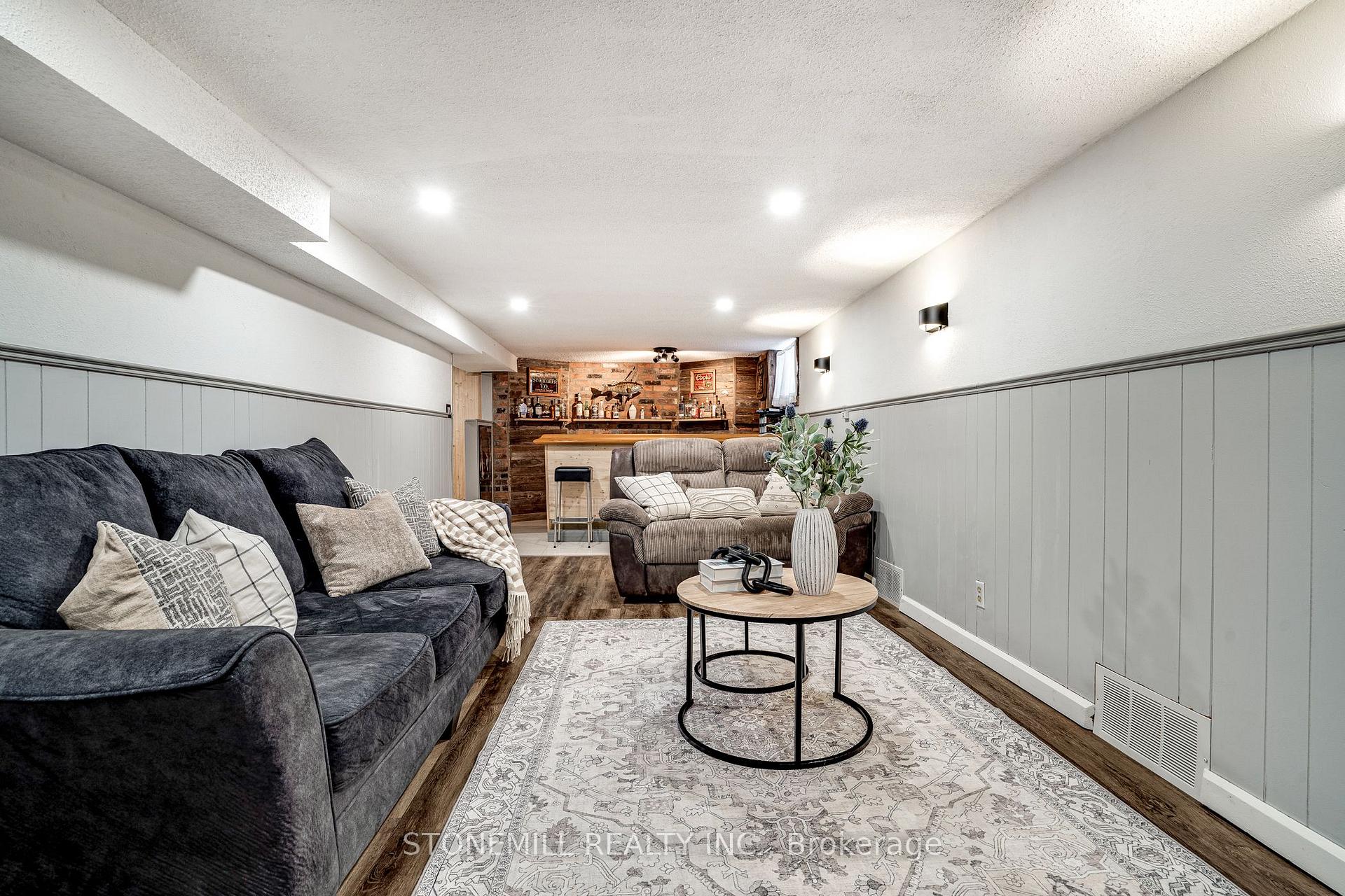Photo 33 of 103 Adair Avenue S, Hamilton, Glenview — HOMEH
