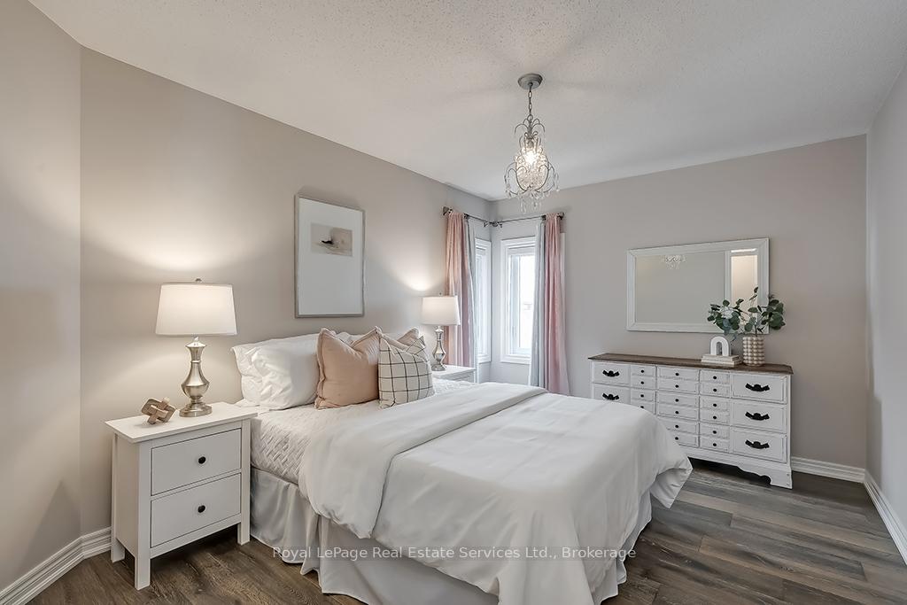Photo 33 of 59 Livingstone Drive, Hamilton, Dundas — HOMEH