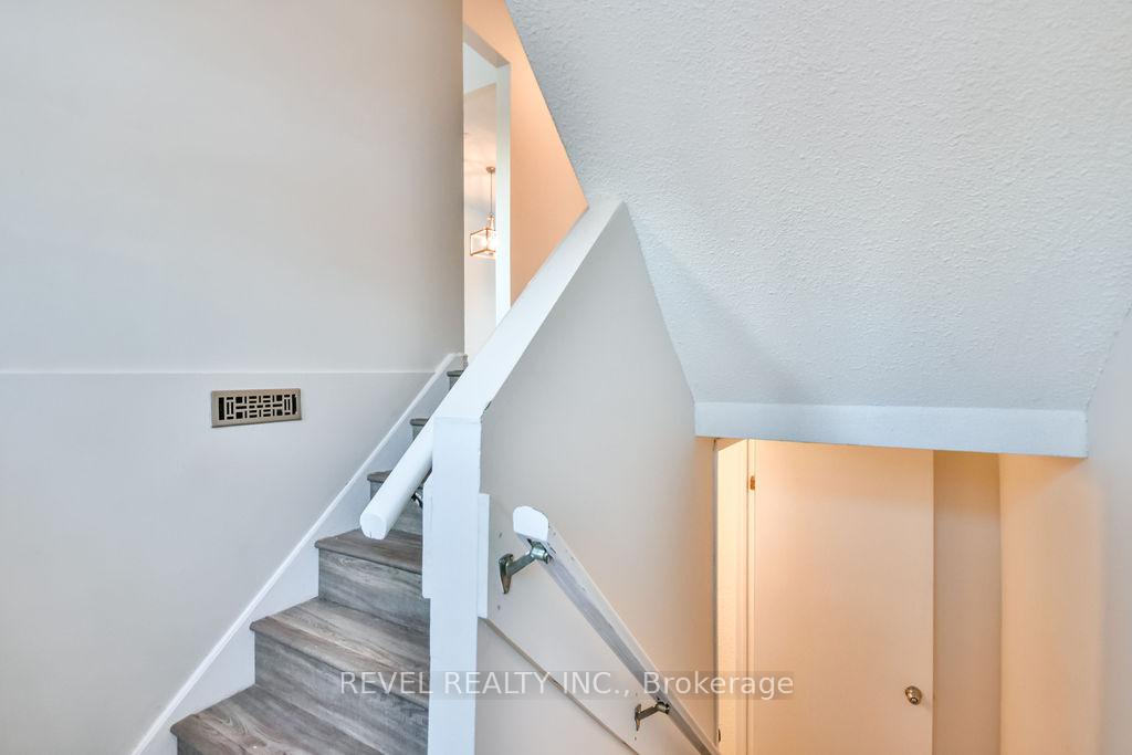 Photo 4 of Unit 61, 72 Adelaide Street, Barrie, Allandale — HOMEH