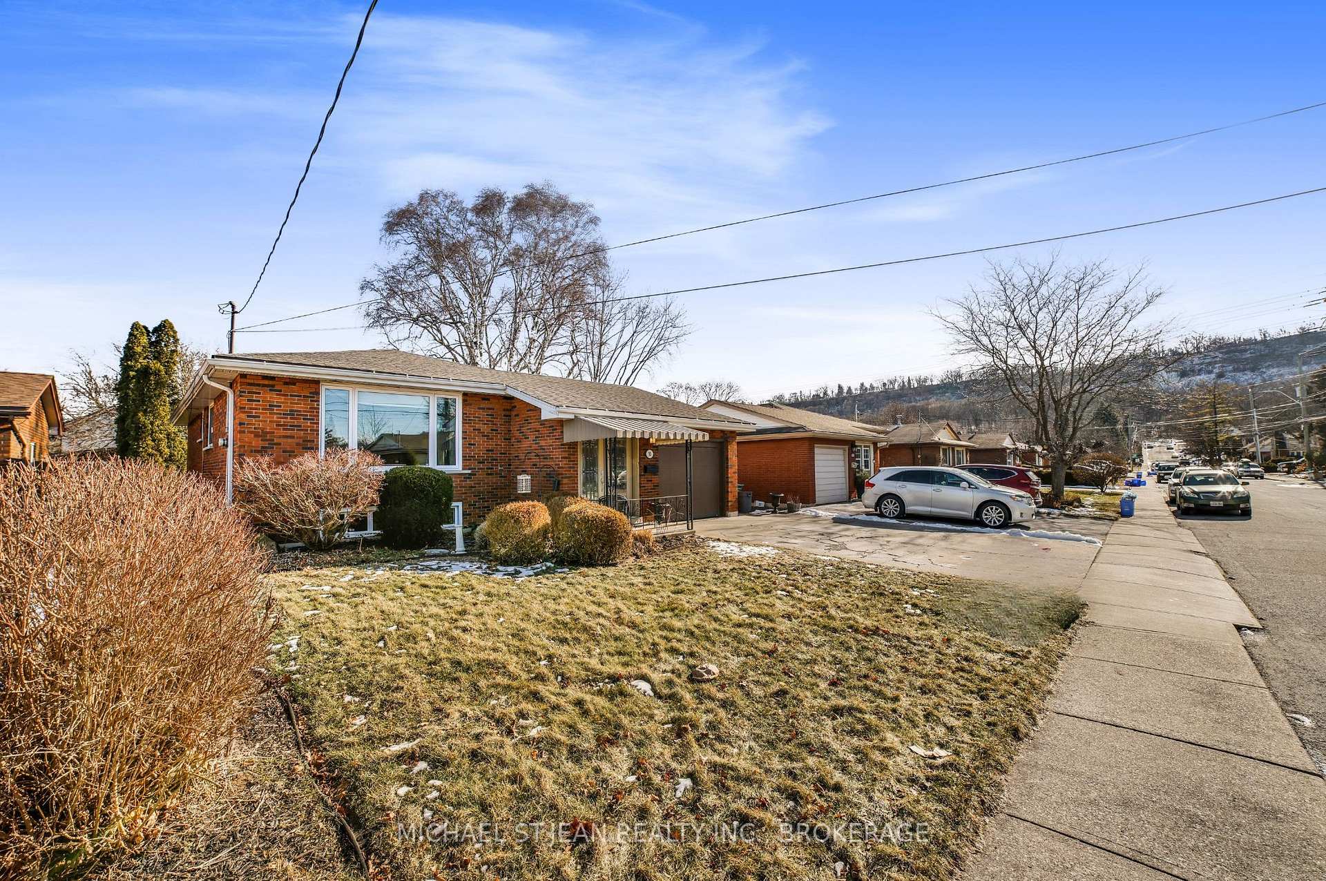 Photo 3 of 30 Yarmouth Court, Hamilton, Ainslie Wood — HOMEH