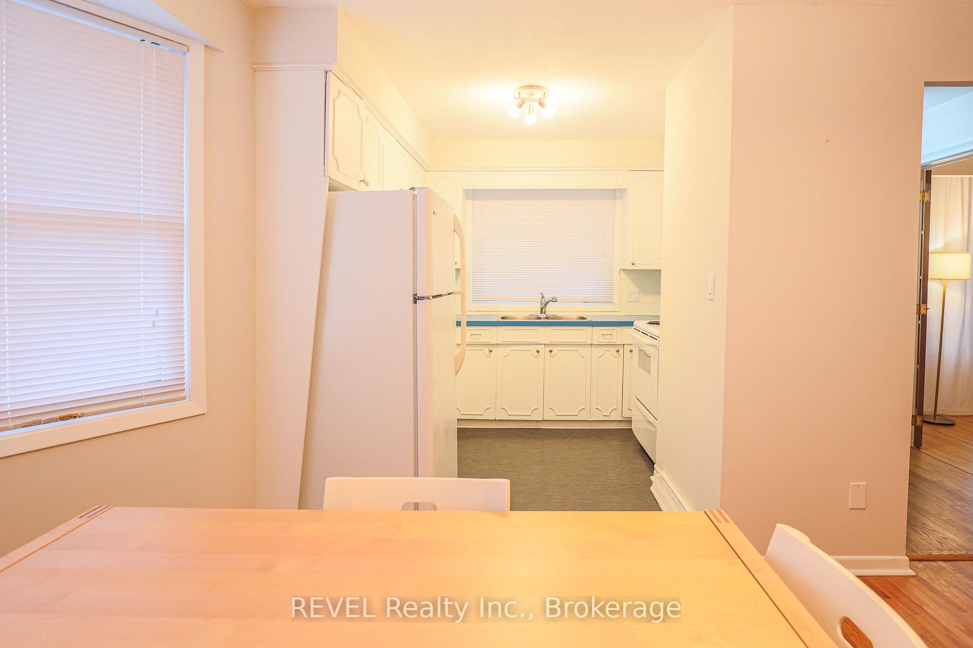 Photo 10 of 58 Highcourt Crescent, St. Catharines, Vine/Linwell — HOMEH
