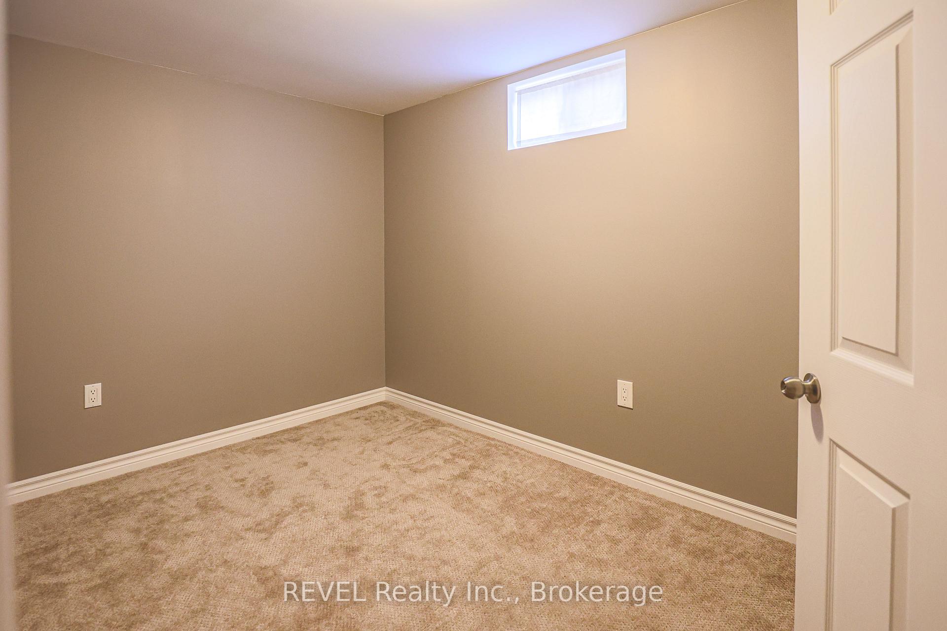 Photo 19 of 58 Highcourt Crescent, St. Catharines, Vine/Linwell — HOMEH