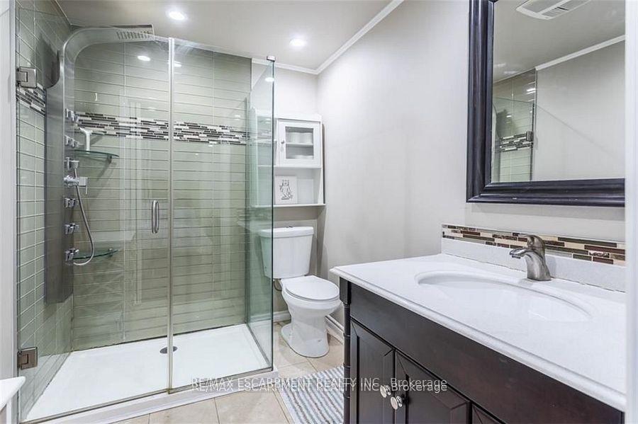 Photo 21 of 24 Spartan Avenue, Hamilton, Stoney Creek — HOMEH