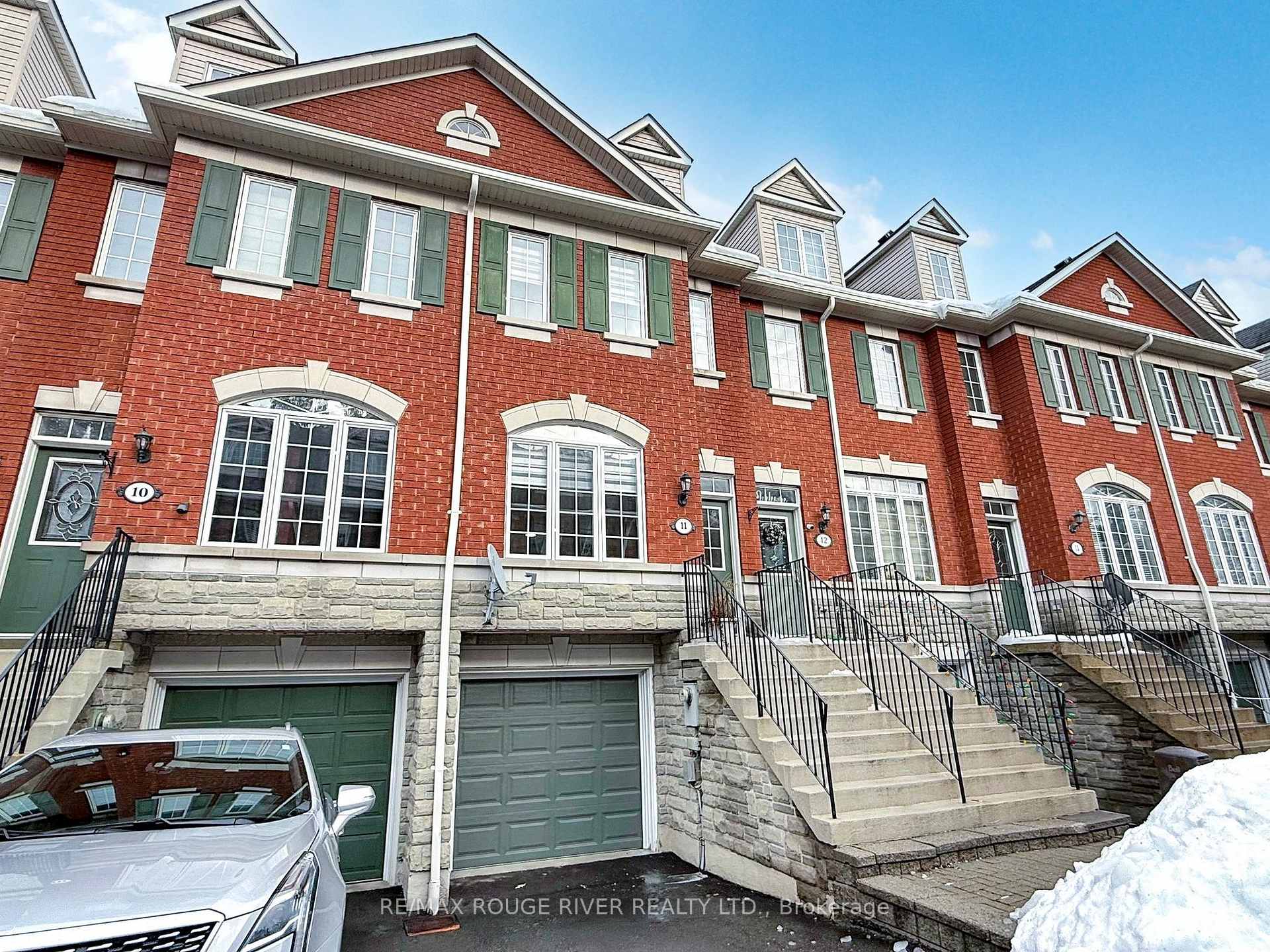 Front of Unit 11, 1330 Altona Road