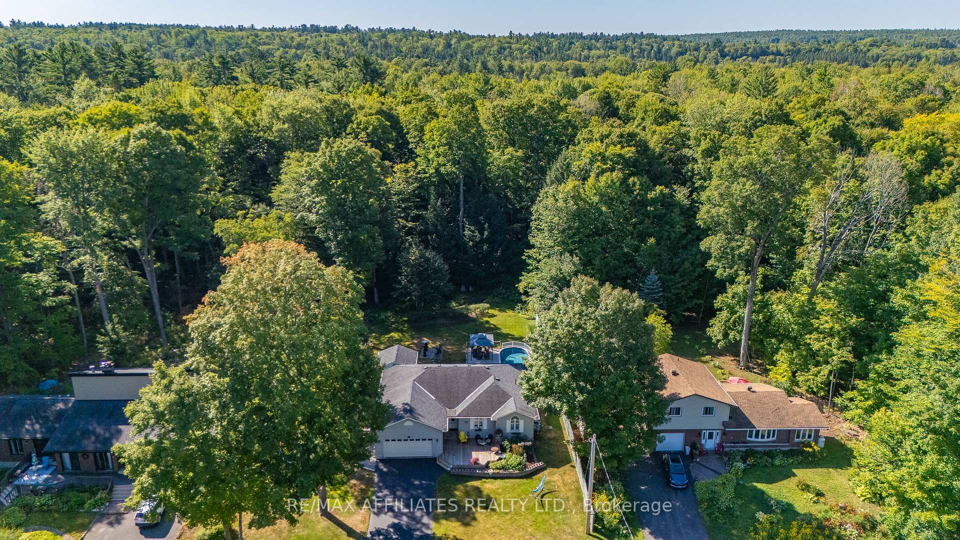 Photo 1 of 355 Riverwood Drive, Ottawa, Woodlawn/Maclarens Landing/Kilmaurs — HOMEH