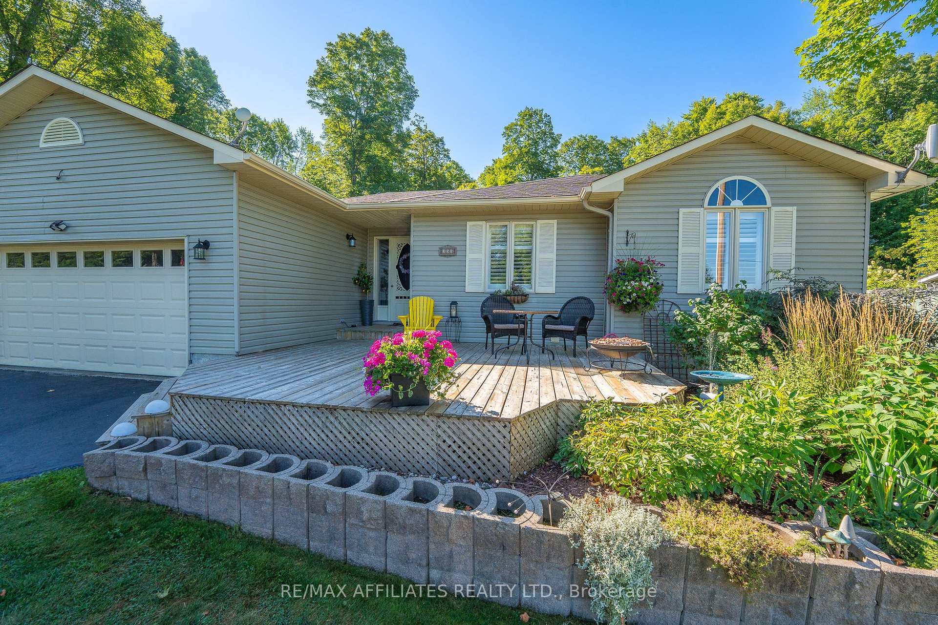 Photo 3 of 355 Riverwood Drive, Ottawa, Woodlawn/Maclarens Landing/Kilmaurs — HOMEH