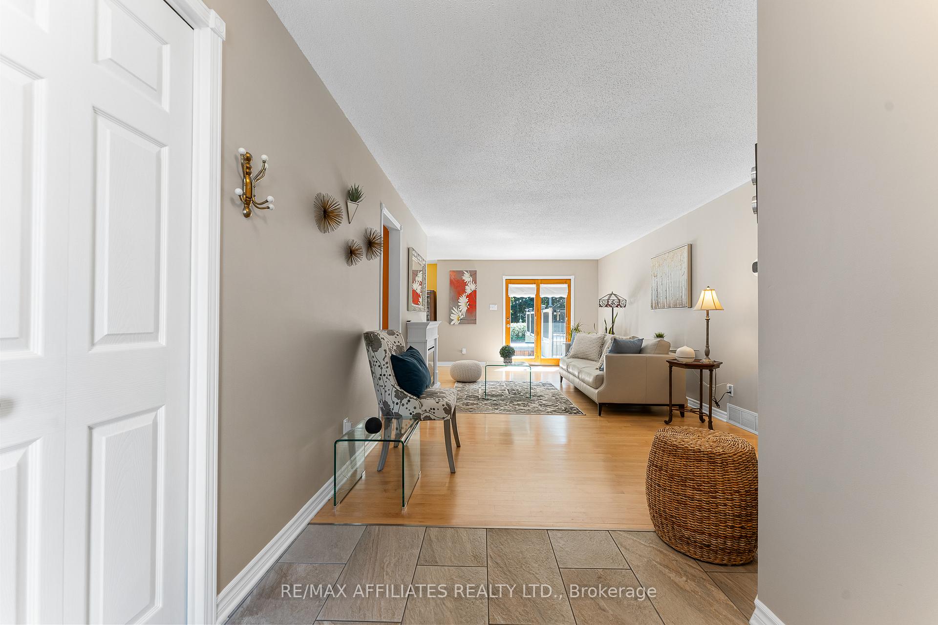 Photo 5 of 355 Riverwood Drive, Ottawa, Woodlawn/Maclarens Landing/Kilmaurs — HOMEH