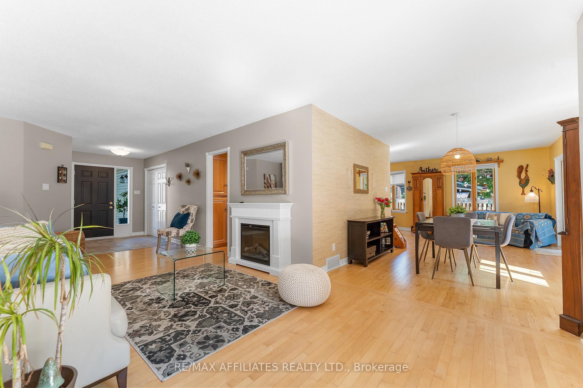 Photo 8 of 355 Riverwood Drive, Ottawa, Woodlawn/Maclarens Landing/Kilmaurs — HOMEH