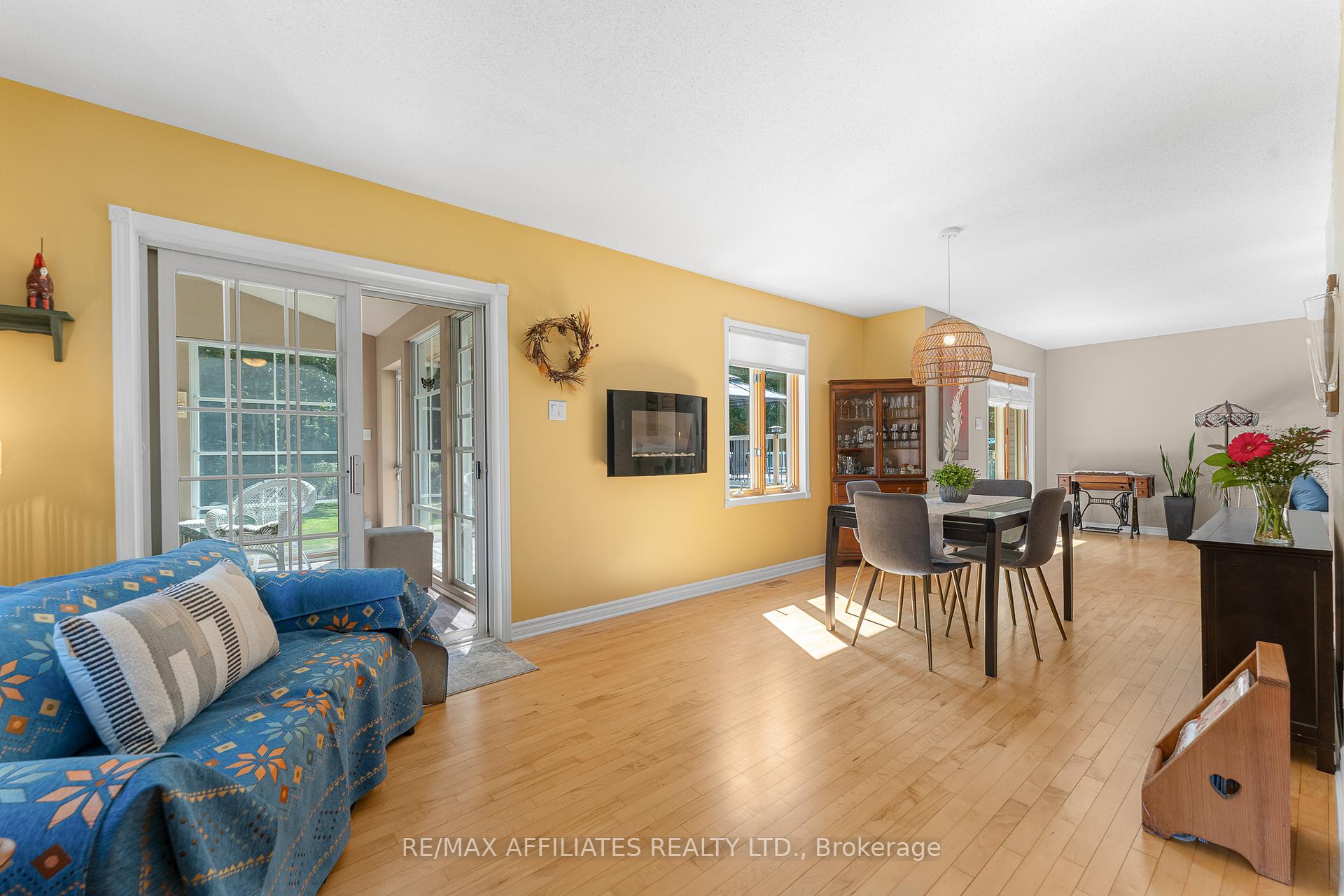 Photo 10 of 355 Riverwood Drive, Ottawa, Woodlawn/Maclarens Landing/Kilmaurs — HOMEH